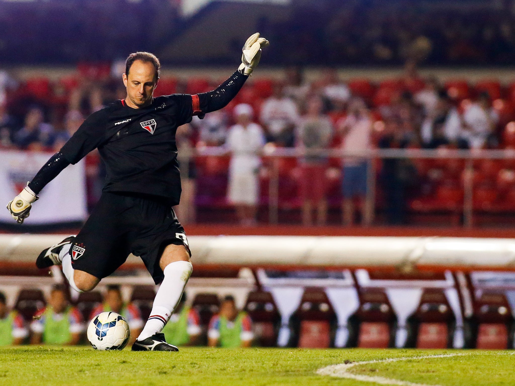 Rogerio Ceni scores a free-kick