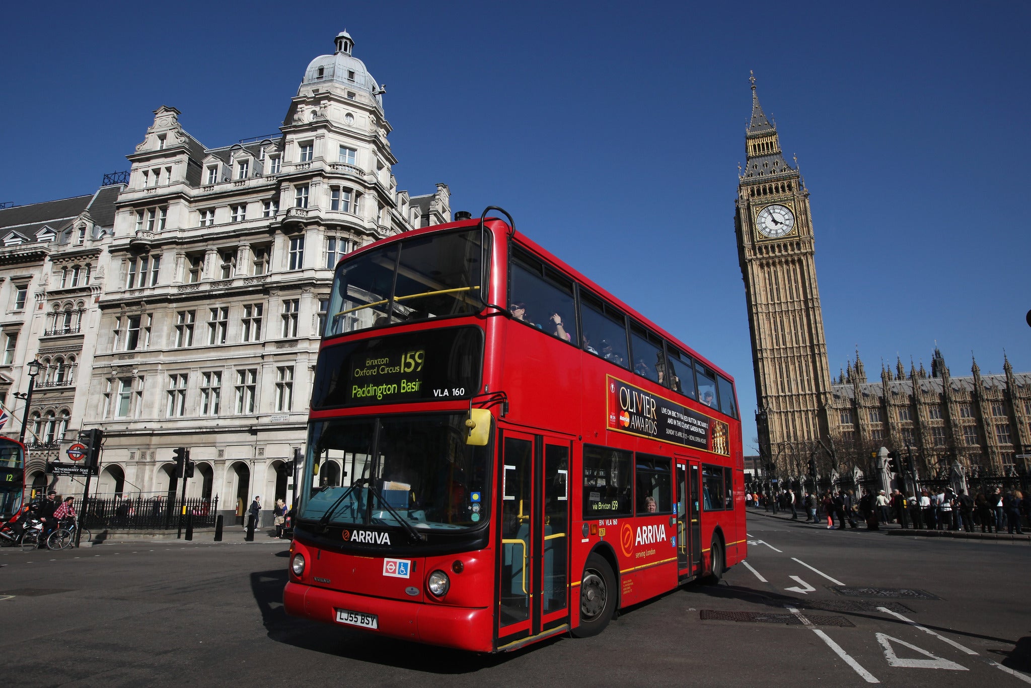 David Cameron says M15 and police will re-examine security of London landmarks after the Ottawa shooting