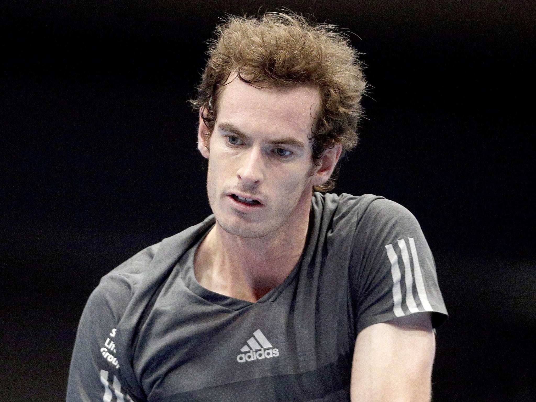 Andy Murray lost just two points on his first serve as he eased past Italy’s Fabio Fognini yesterday