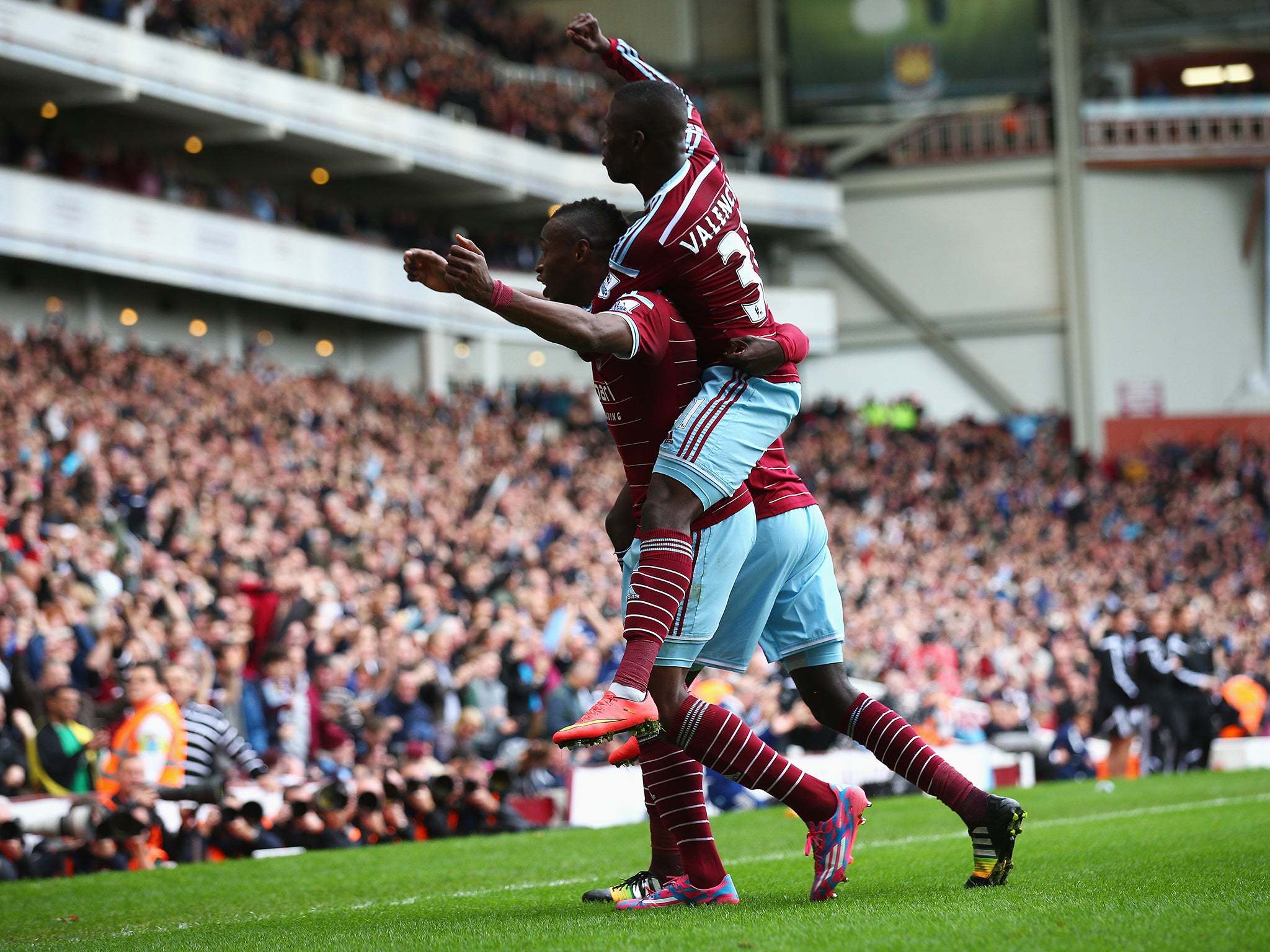 Diafra Sakho celebrates his goal for West Ham in the 2-1 win over Manchester City