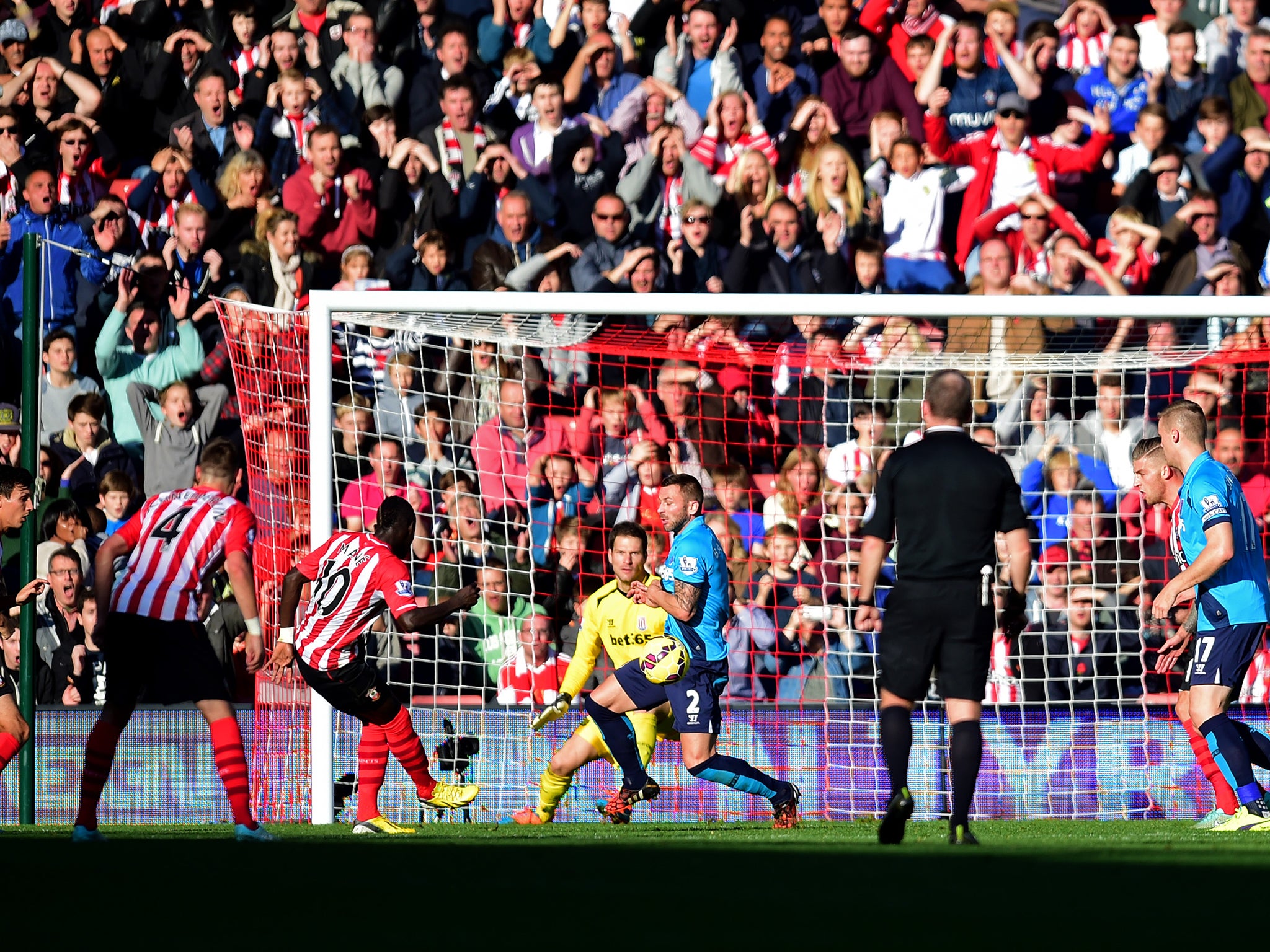 Sadio Mane of Southampton scores the opening goal