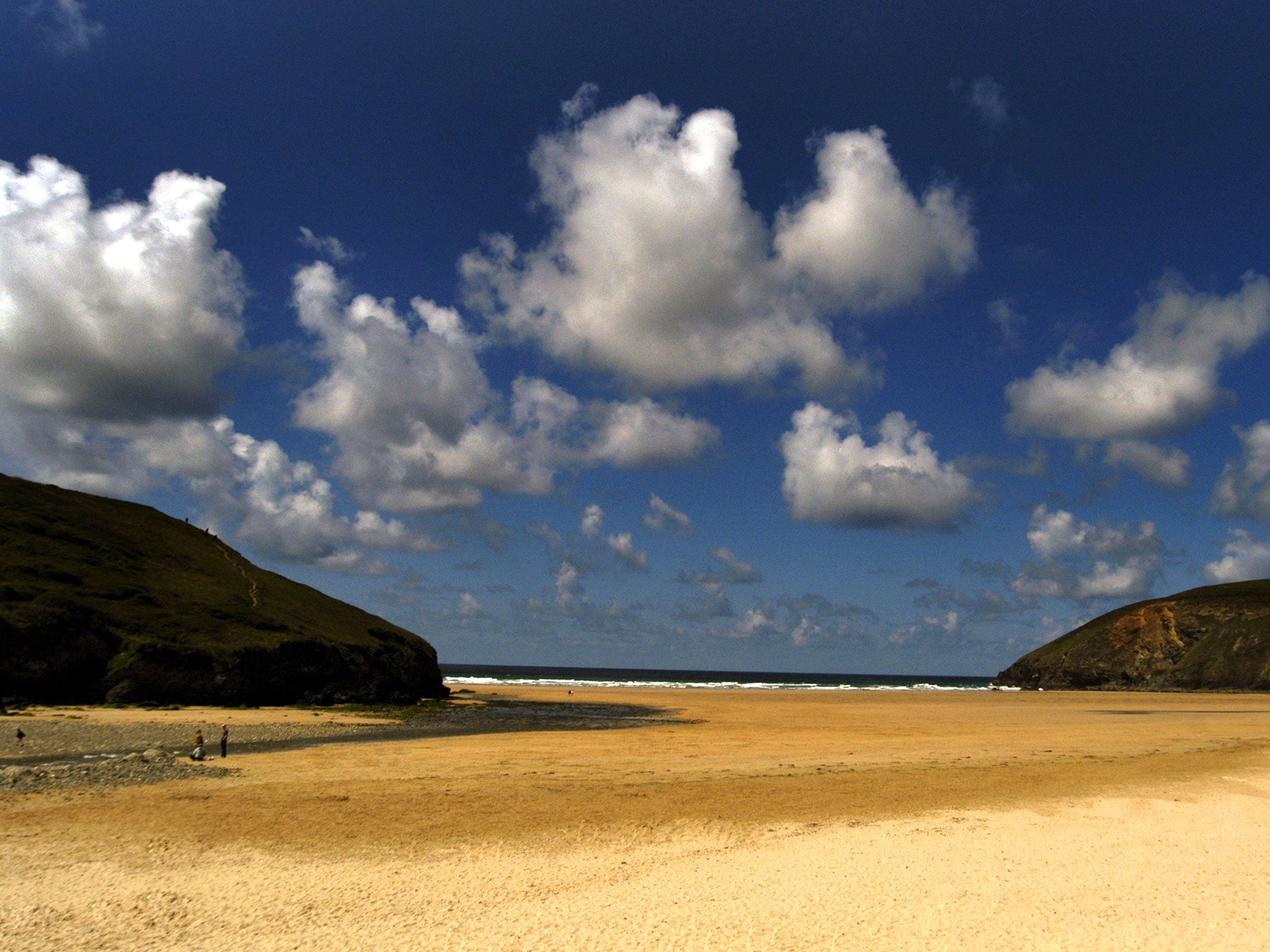 Mawgan Porth beach