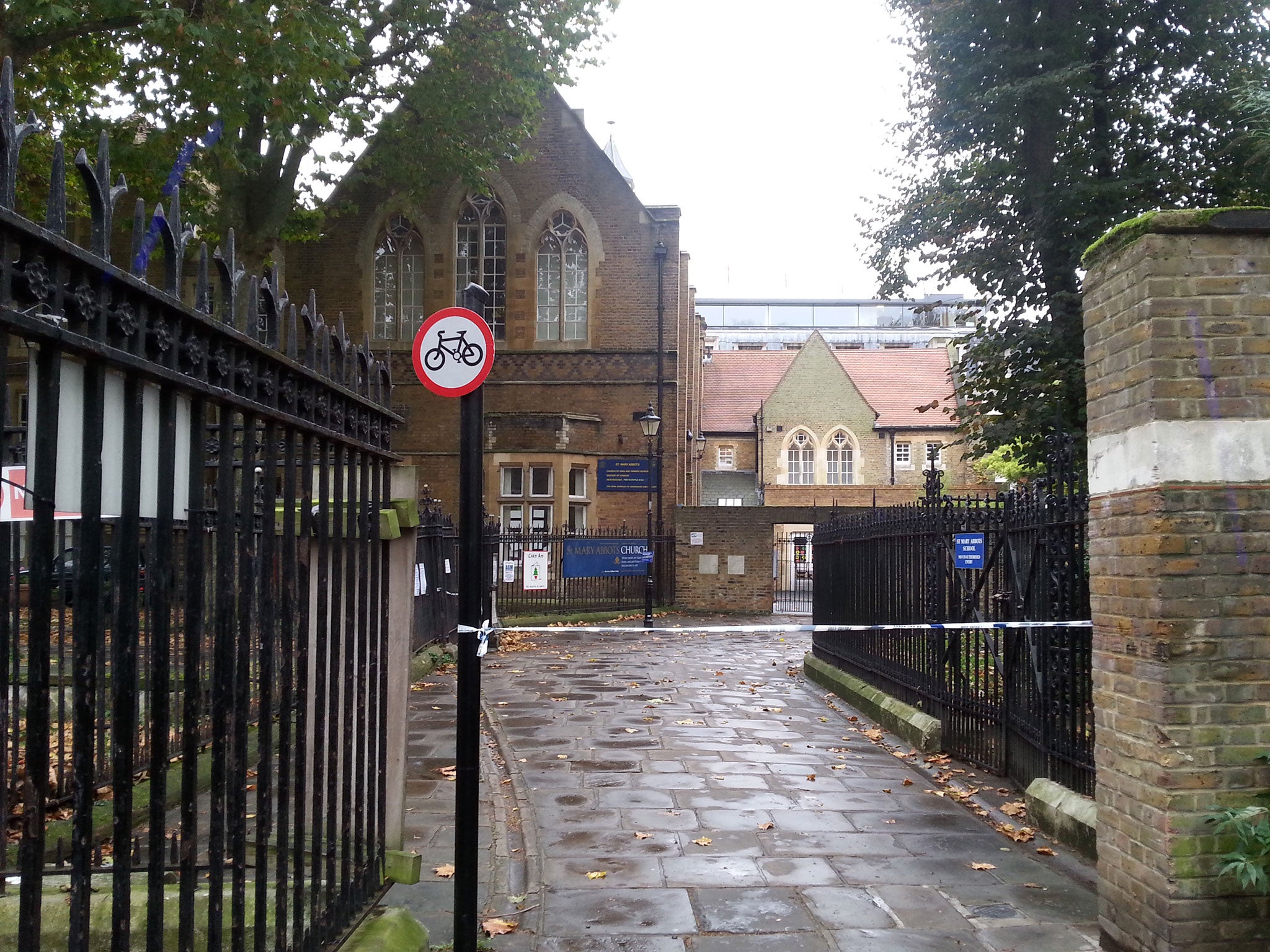 Kensington Church Walk was cordoned off this morning