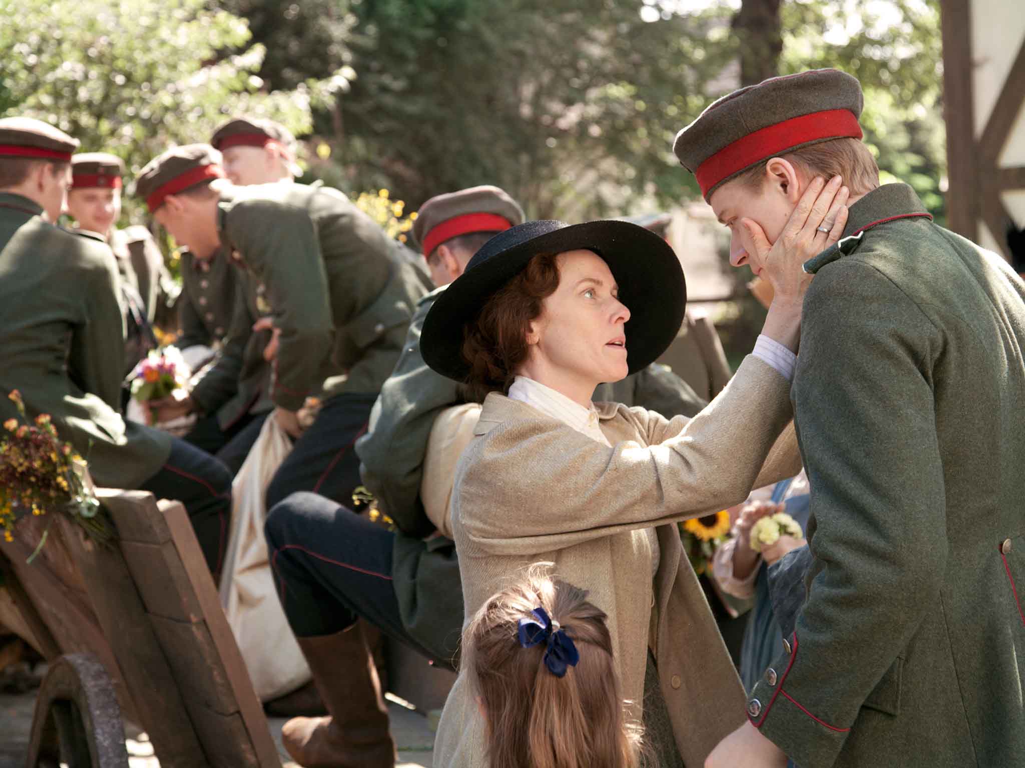 Susan (Jennifer Hennessy) and Michael (Jack Lowden)