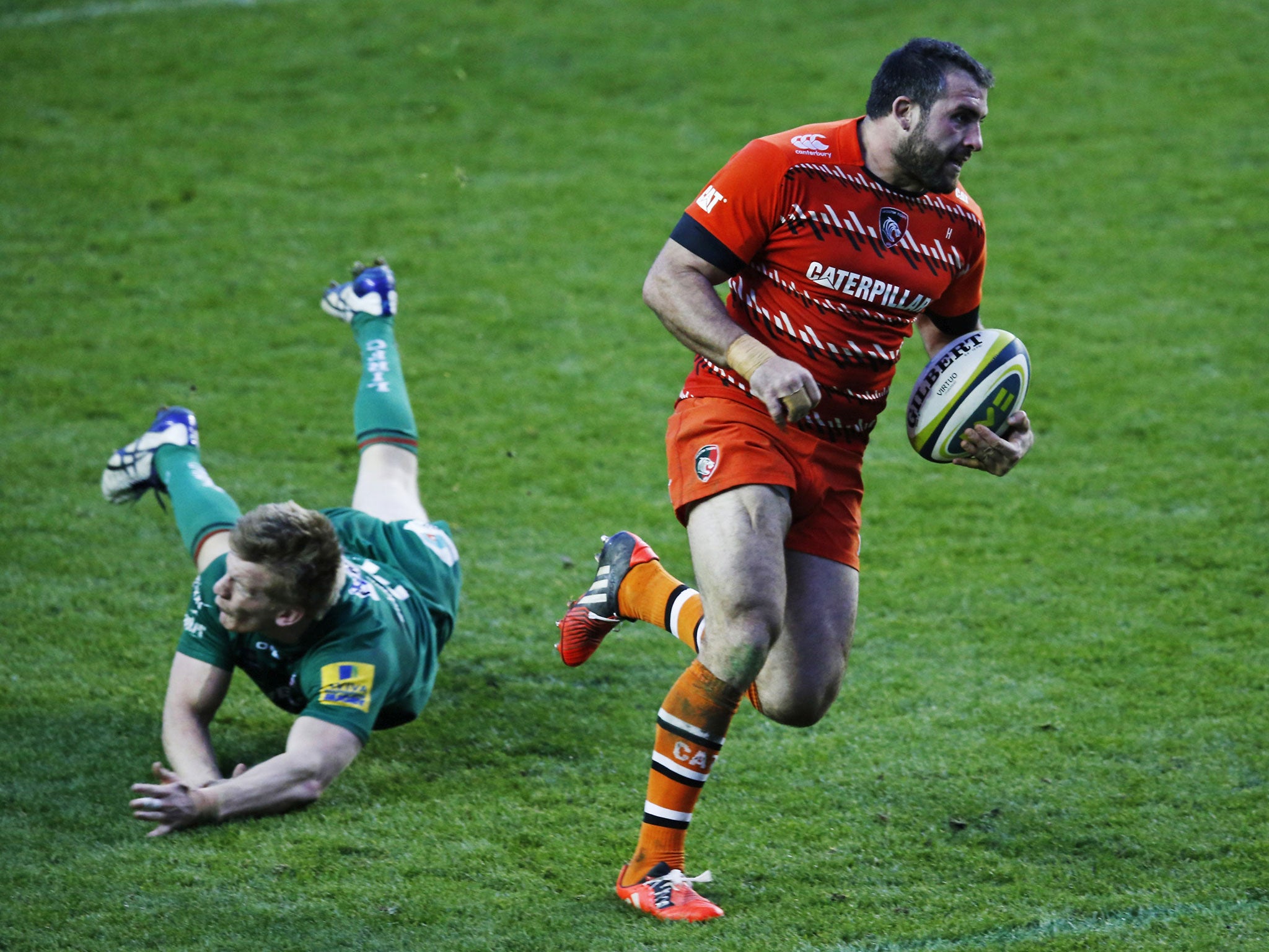 Robert Barbieri of Leicester Tigers breaks away to score a try during the LV= Cup match between London Irish and Leicester Tigers