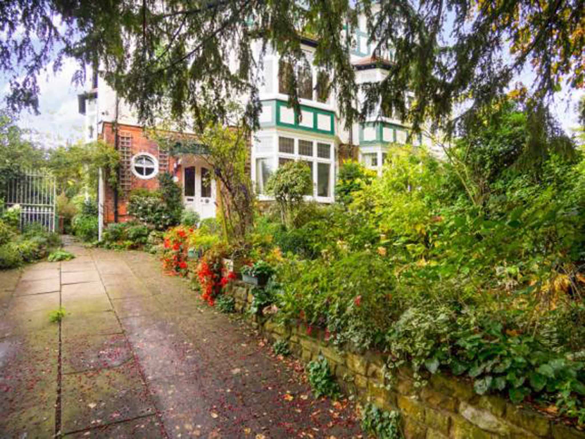 Six bedroom semi-detached in Mapperley Park, Nottinghamshire, on with Frank Innes at a guide price of £475,000. Comes with Anderson shelter included.