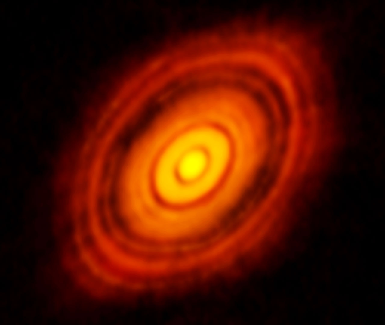 ALMA image of the protoplanetary disc around HL Tauri