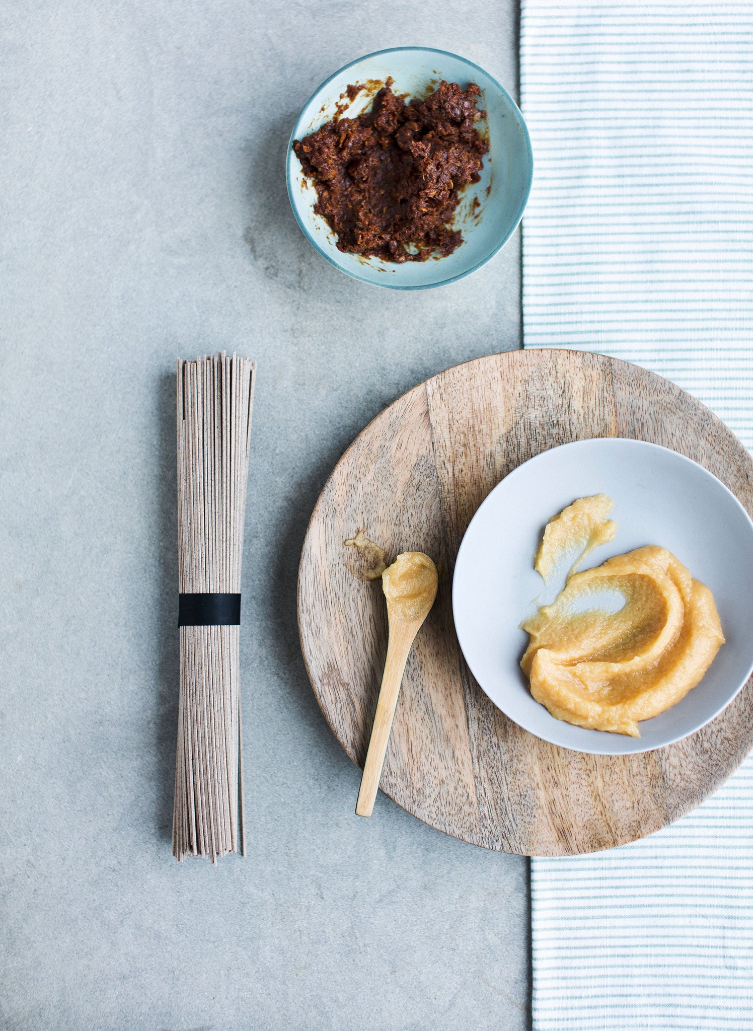 Light and dark miso pastes