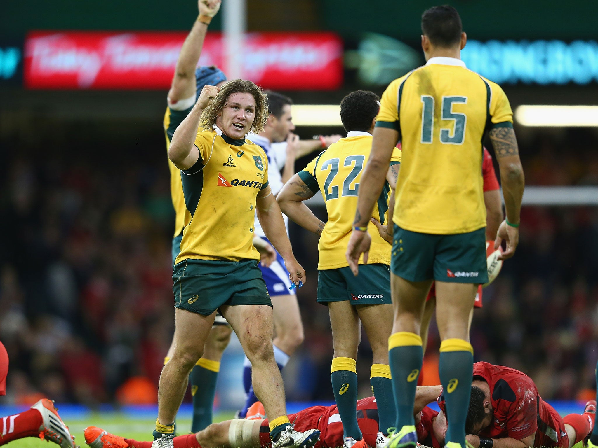 Australia eventually won 33-28