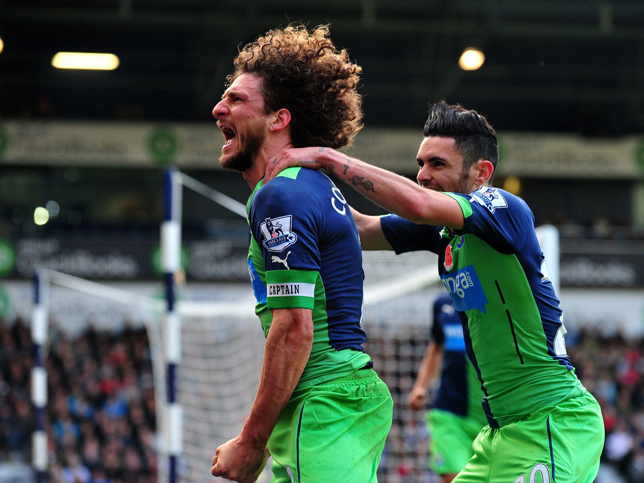 Fabricio Coloccini celebrates his goal