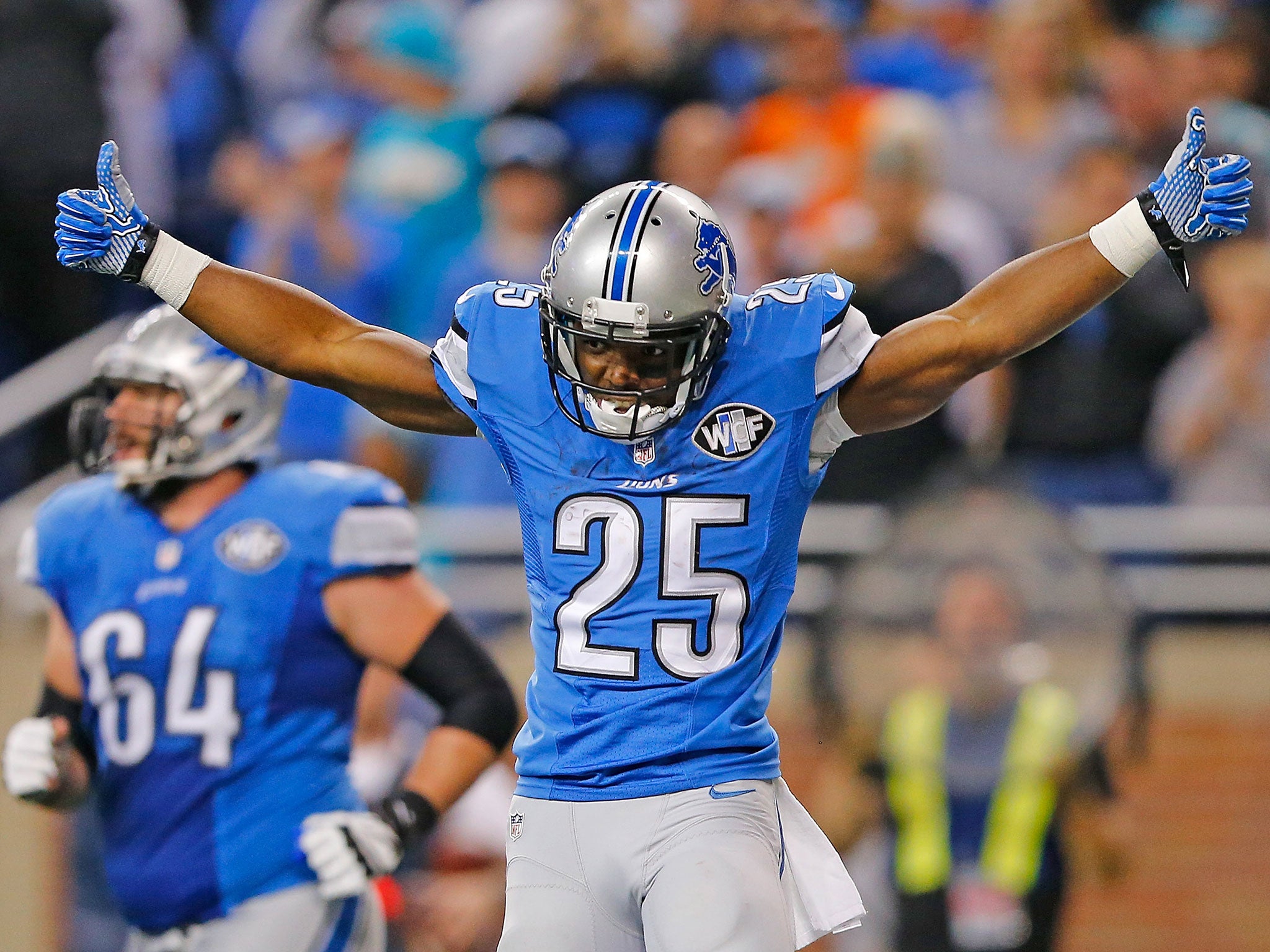 Stafford found Riddick to guide the Lions to a third straight comeback win