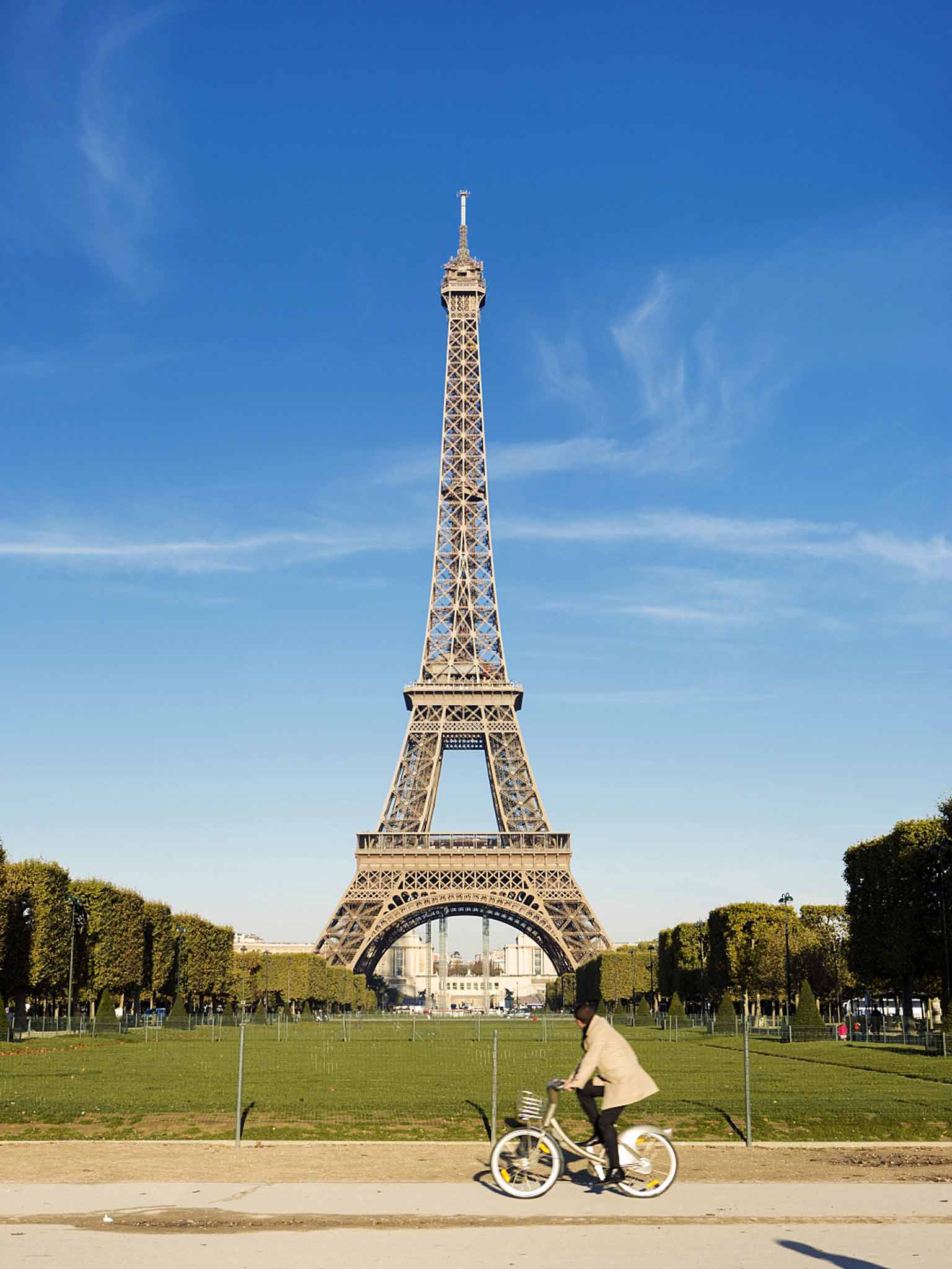 Some rail insiders insist Eurostar should carry twice as many people as it does now