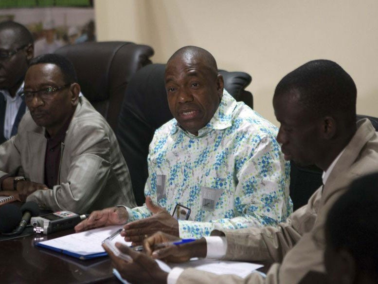 Emergency programs coordinator at Mali's Health Ministry Samba Sow (2nd R) speaks to journalists