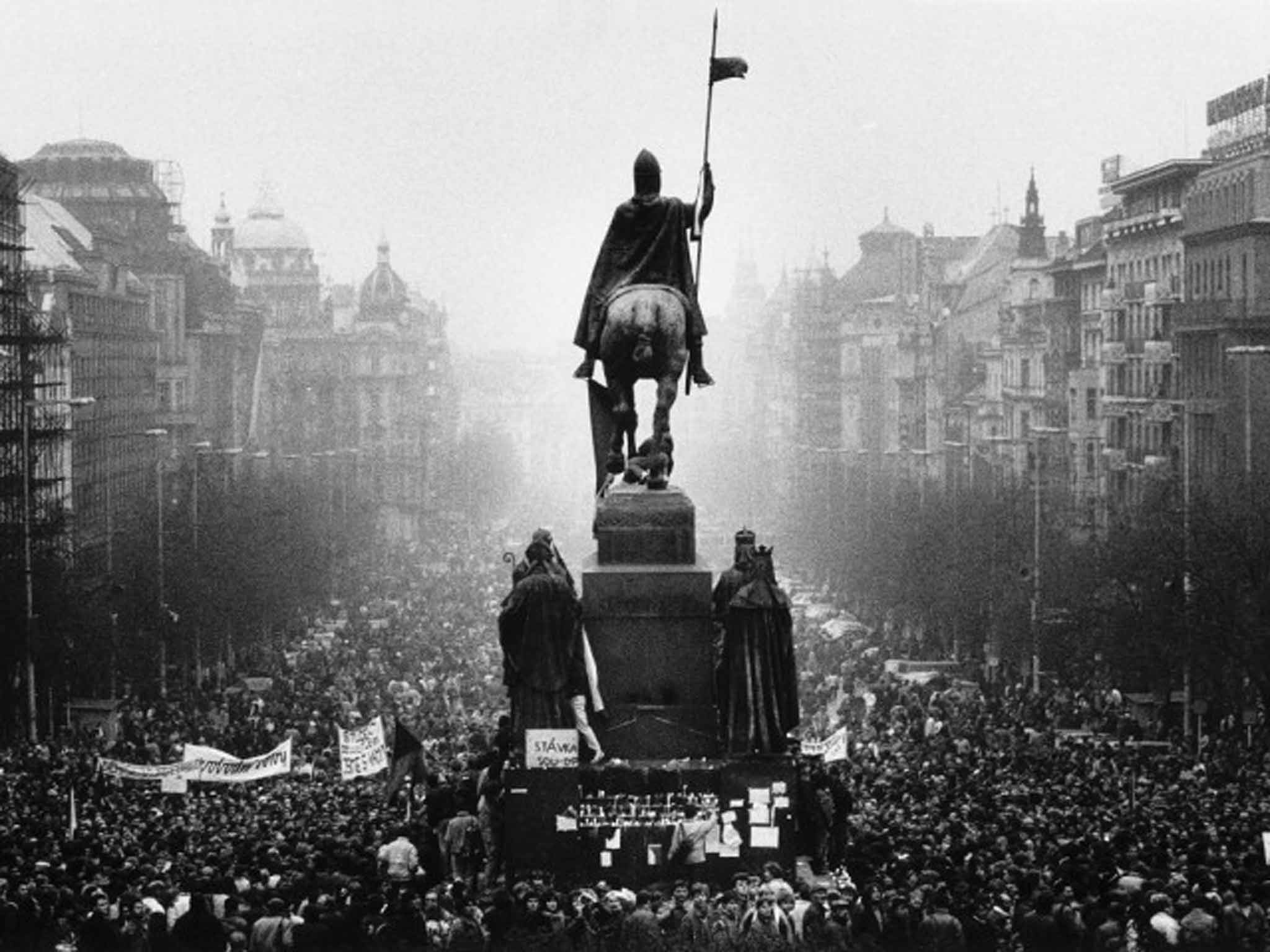 Wenceslas Square in 1989