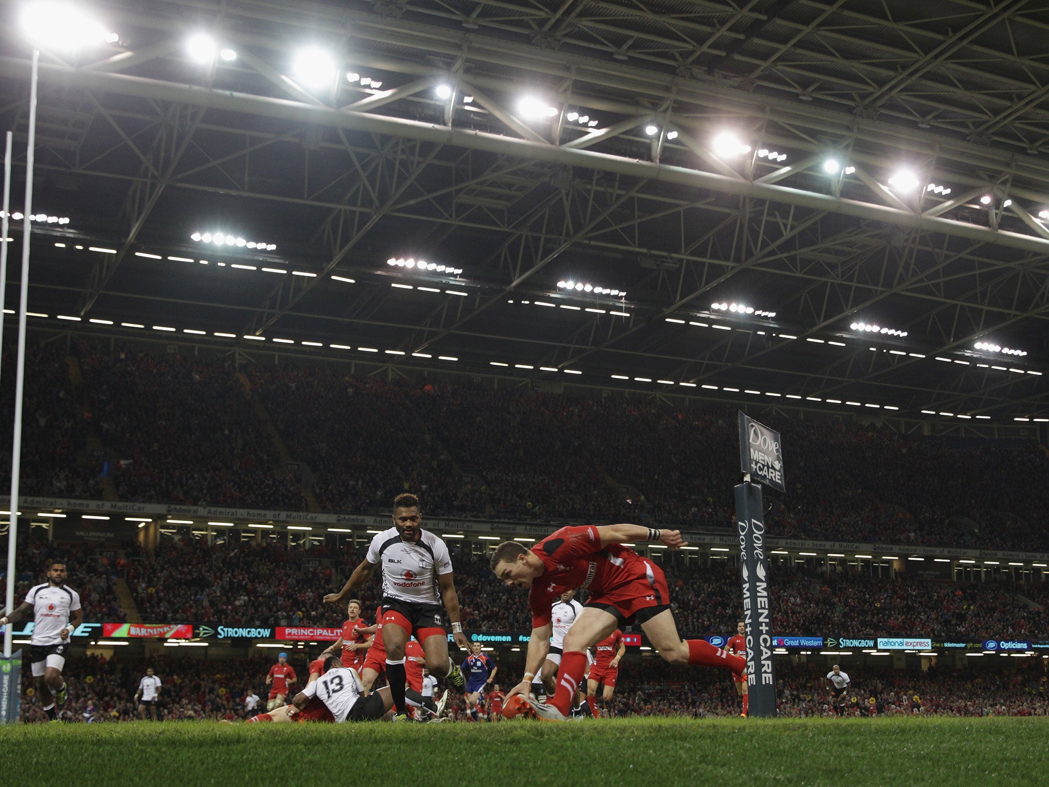 George North scores a try for Wales against Fiji