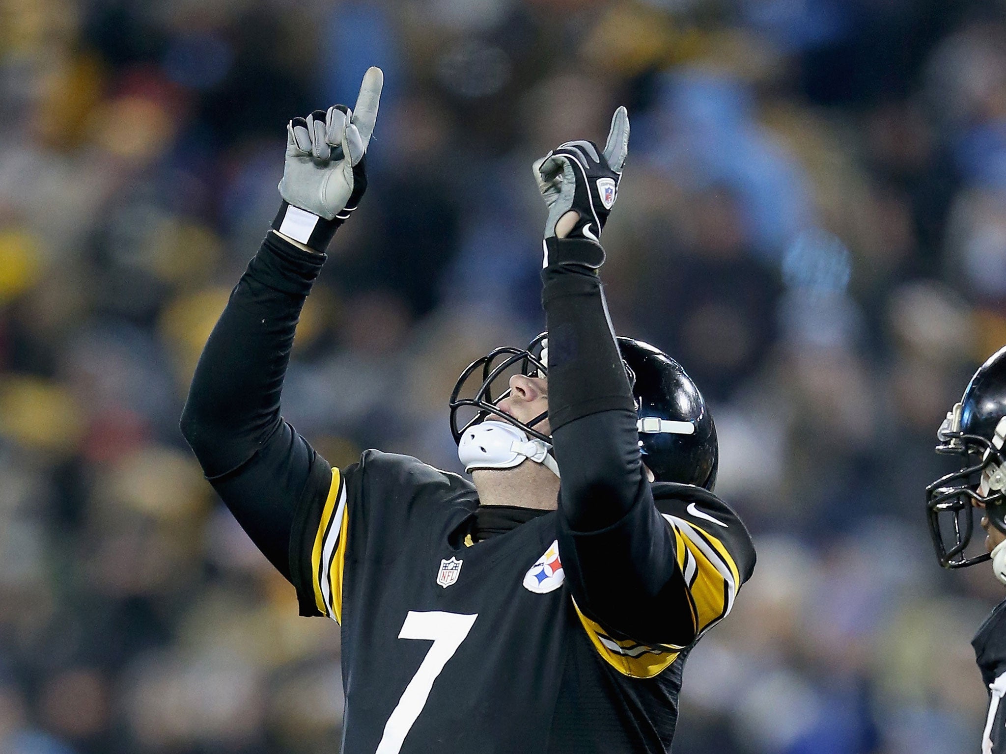 Ben Roethlisberger celebrates a touchdown during the win over Tennessee