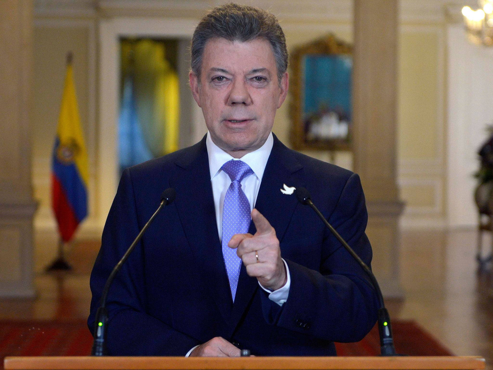 Colombian president Juan Manuel Santos addresses his nation in Bogota