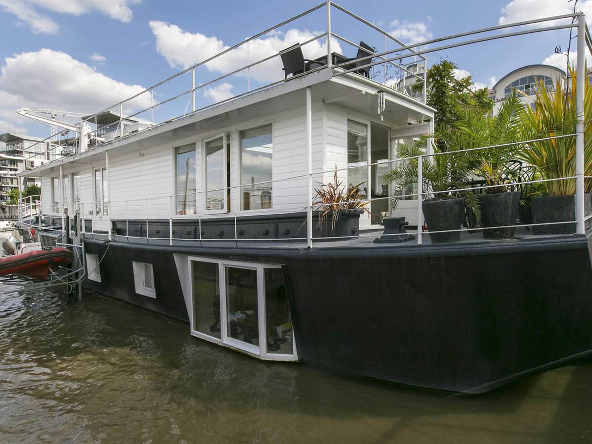 The exterior of the houseboat