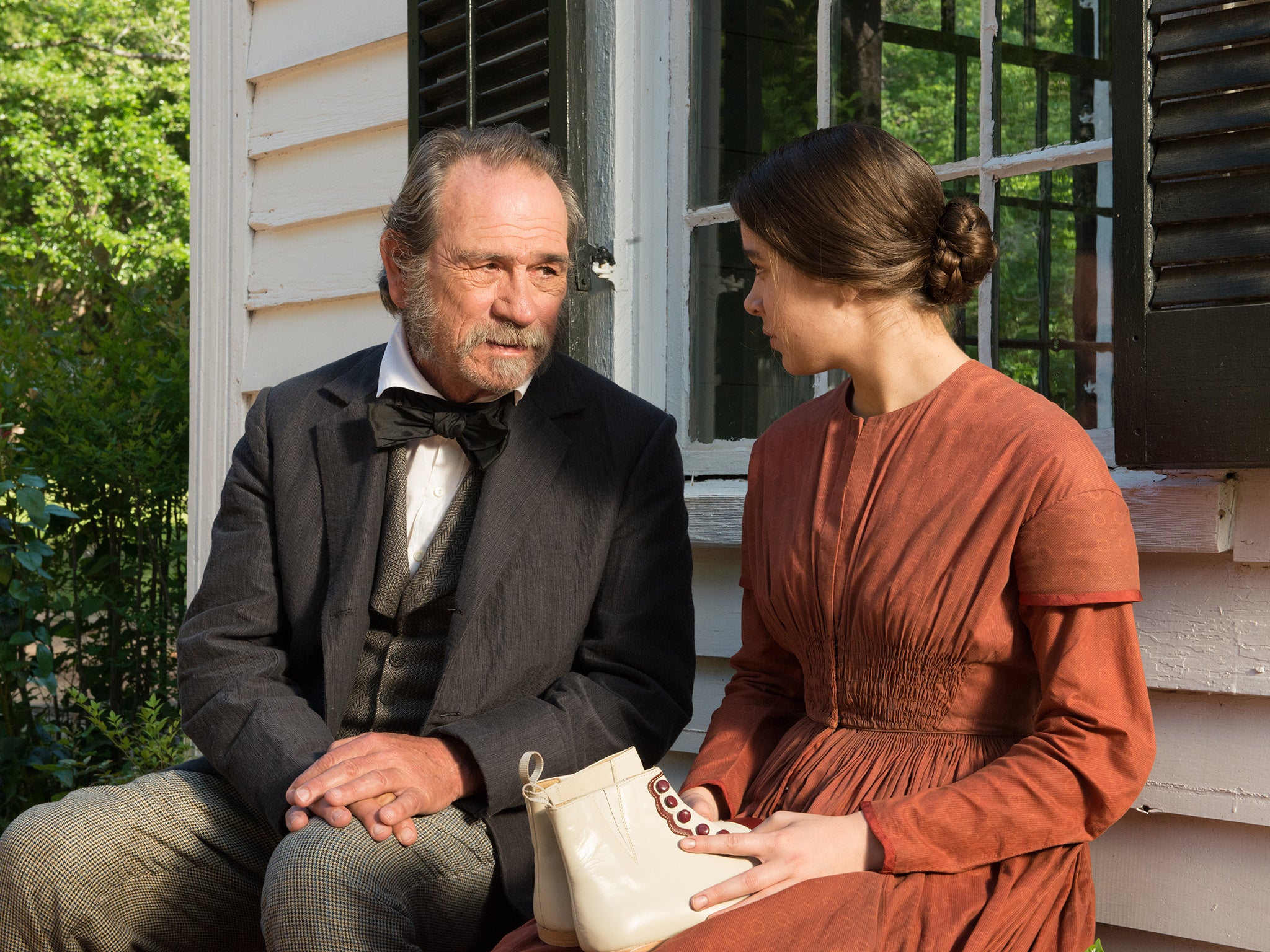 Tommy Lee Jones and Hilary Swank in The Homesman