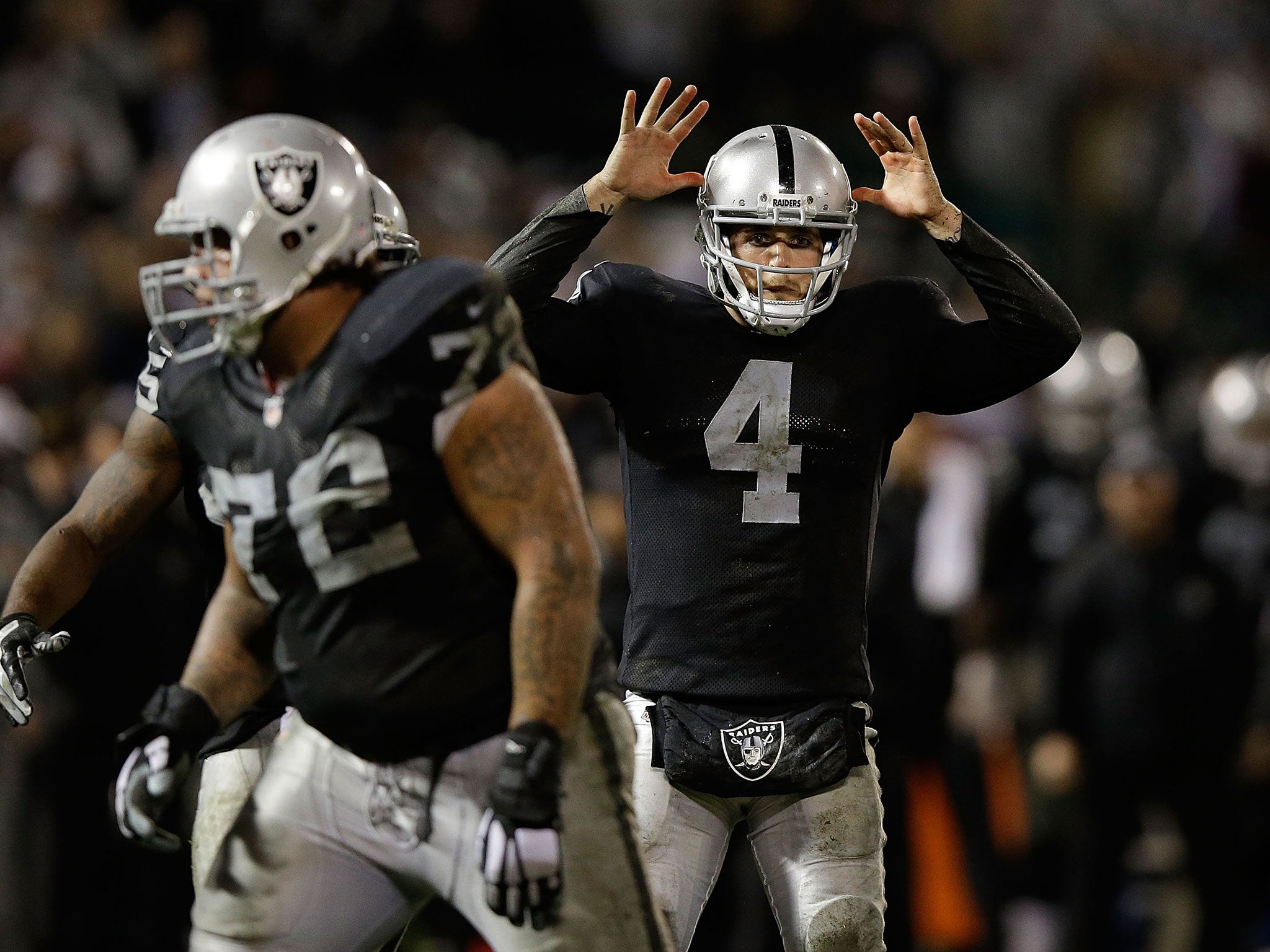 Derek Carr calls the shots as he guided the Raiders to a first win of the season