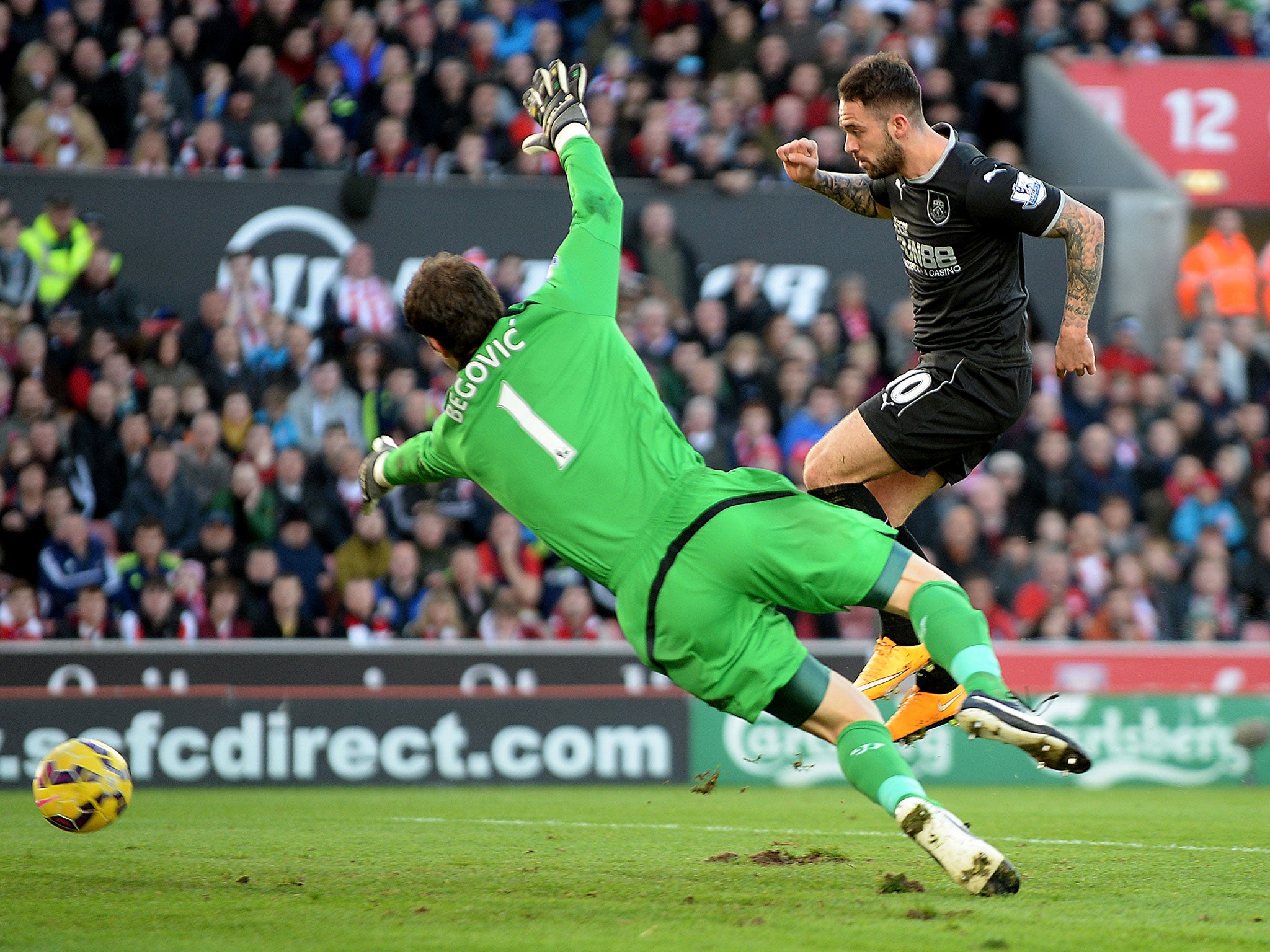 Danny Ings opens the scoring for Burnley