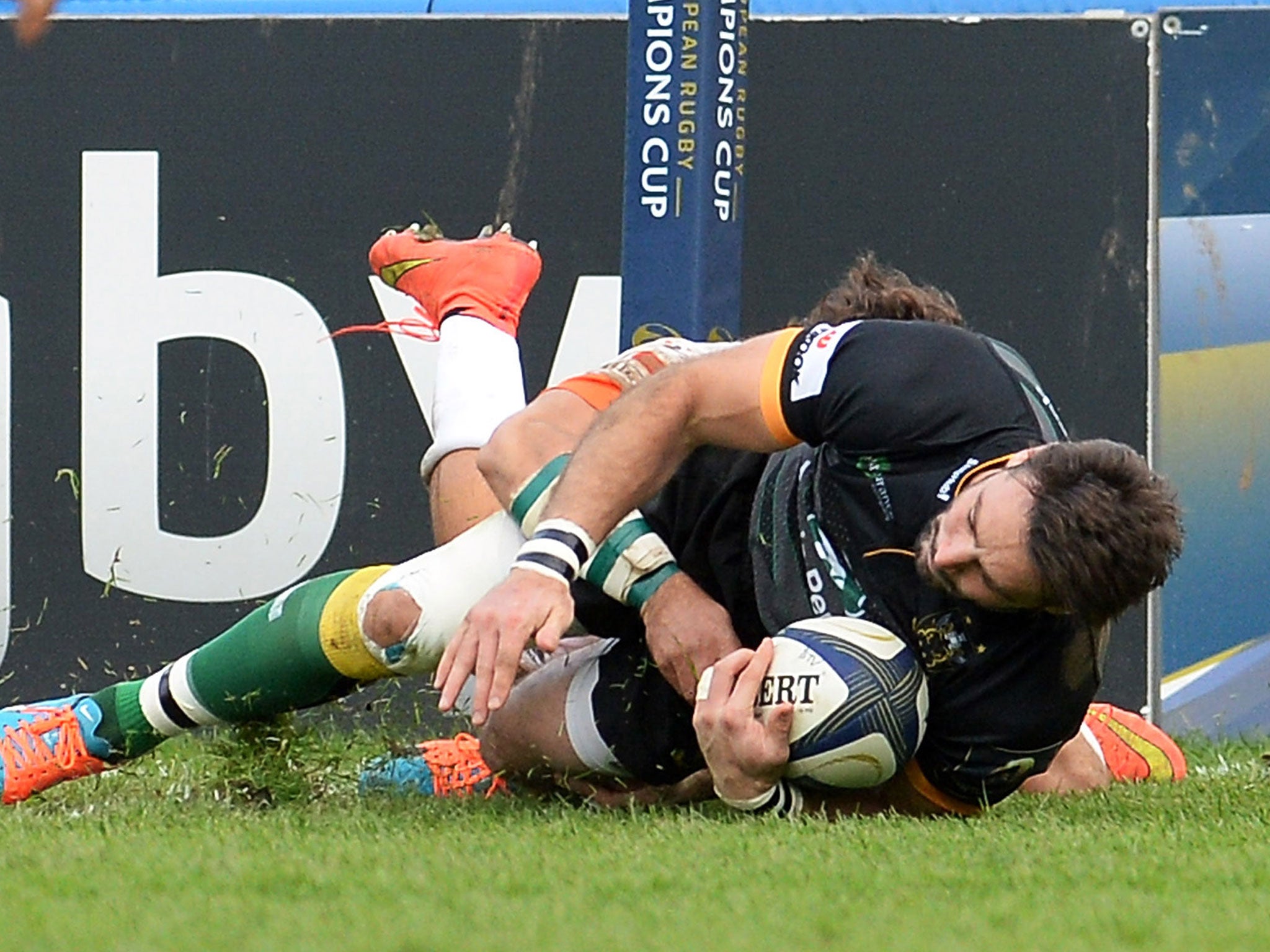 Ben Foden touches down to scores Northampton's third try against Treviso