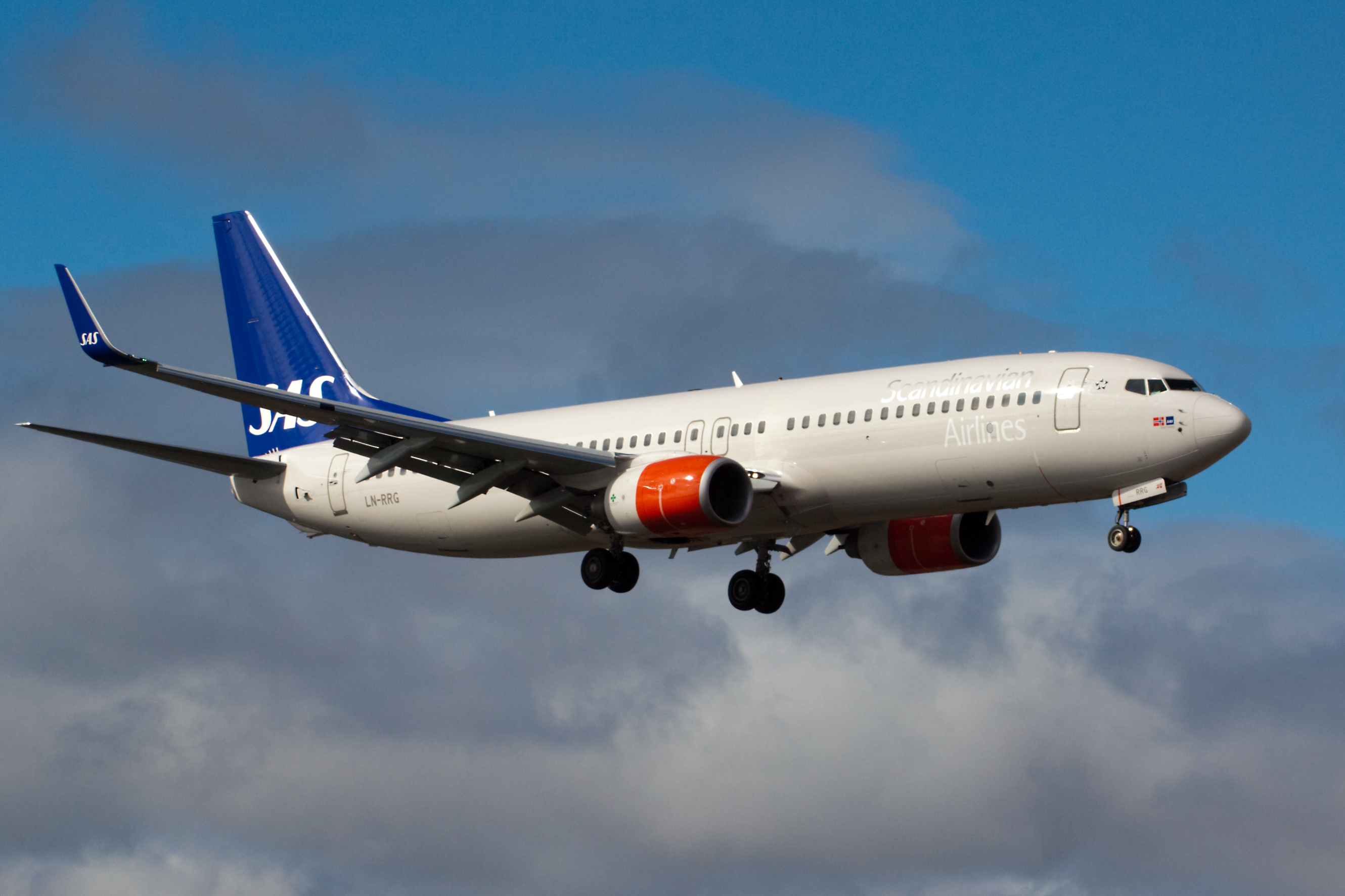 A SAS plane coming in to land
