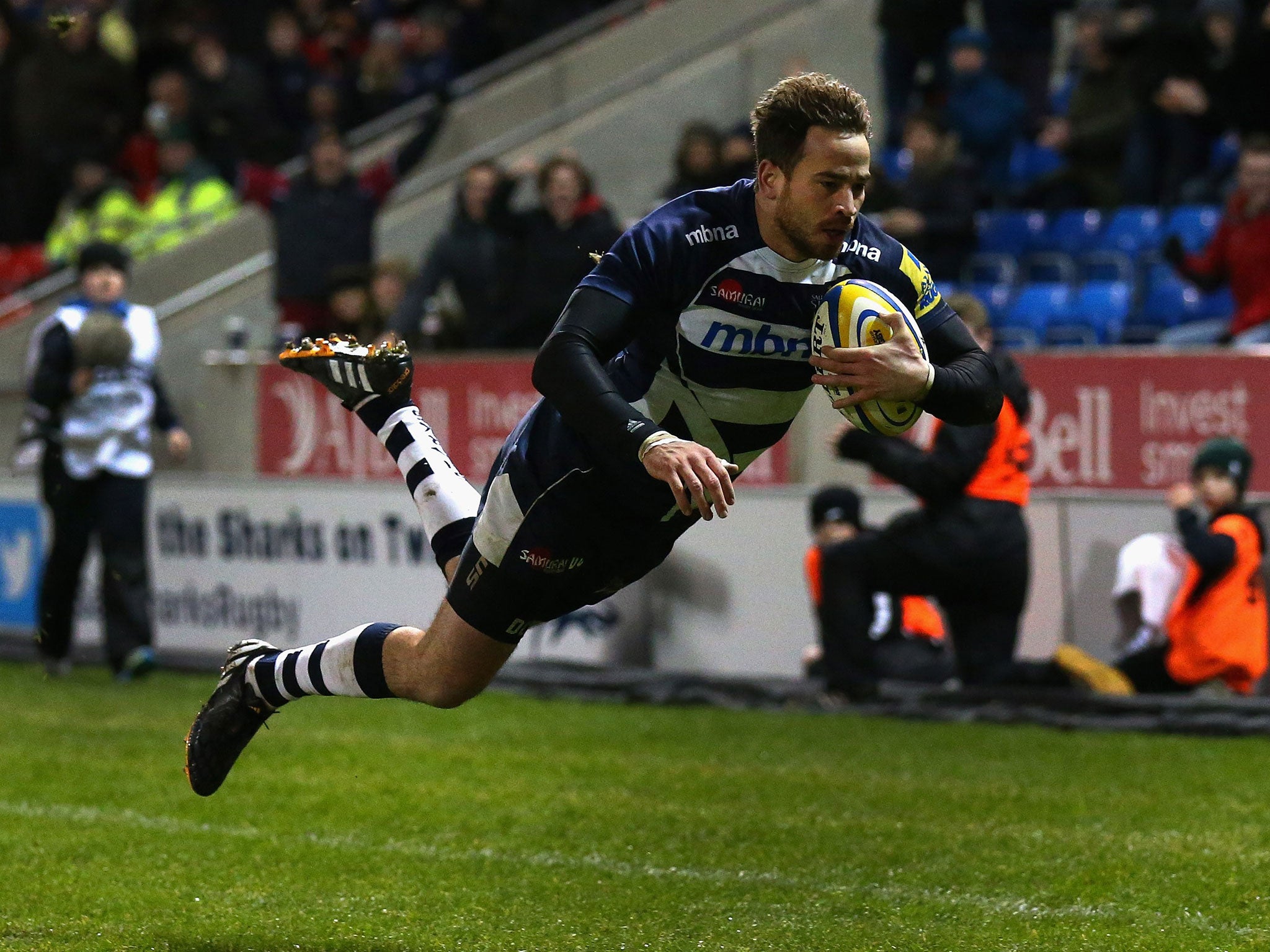 Danny Cipriani of Sale Sharks scores a try during the Aviva Premiership match between Sale Sharks and Exeter Chiefs