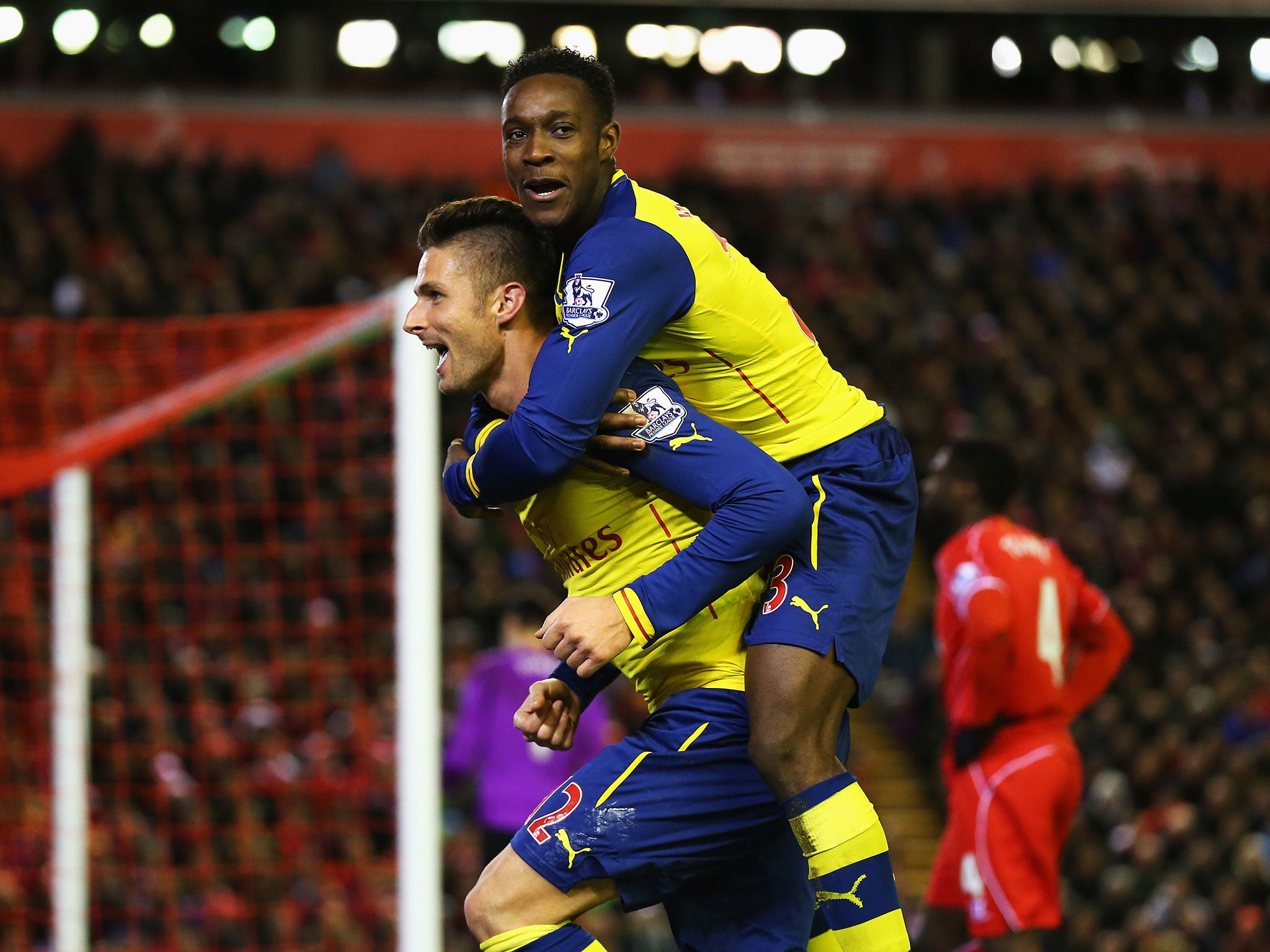 Olivier Giroud celebrates his goal with Danny Welbeck