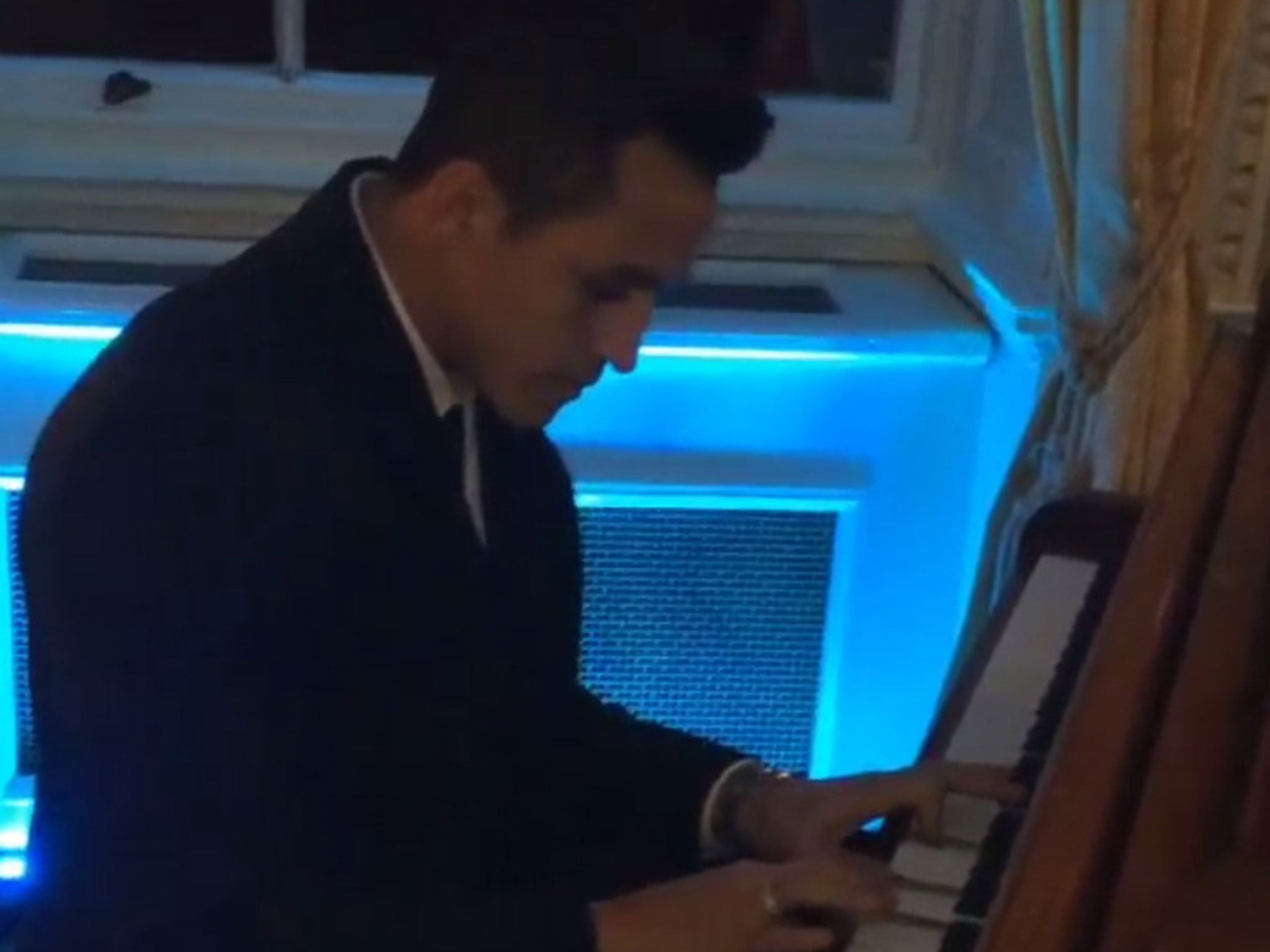 Alexis Sanchez tinkling the ivories