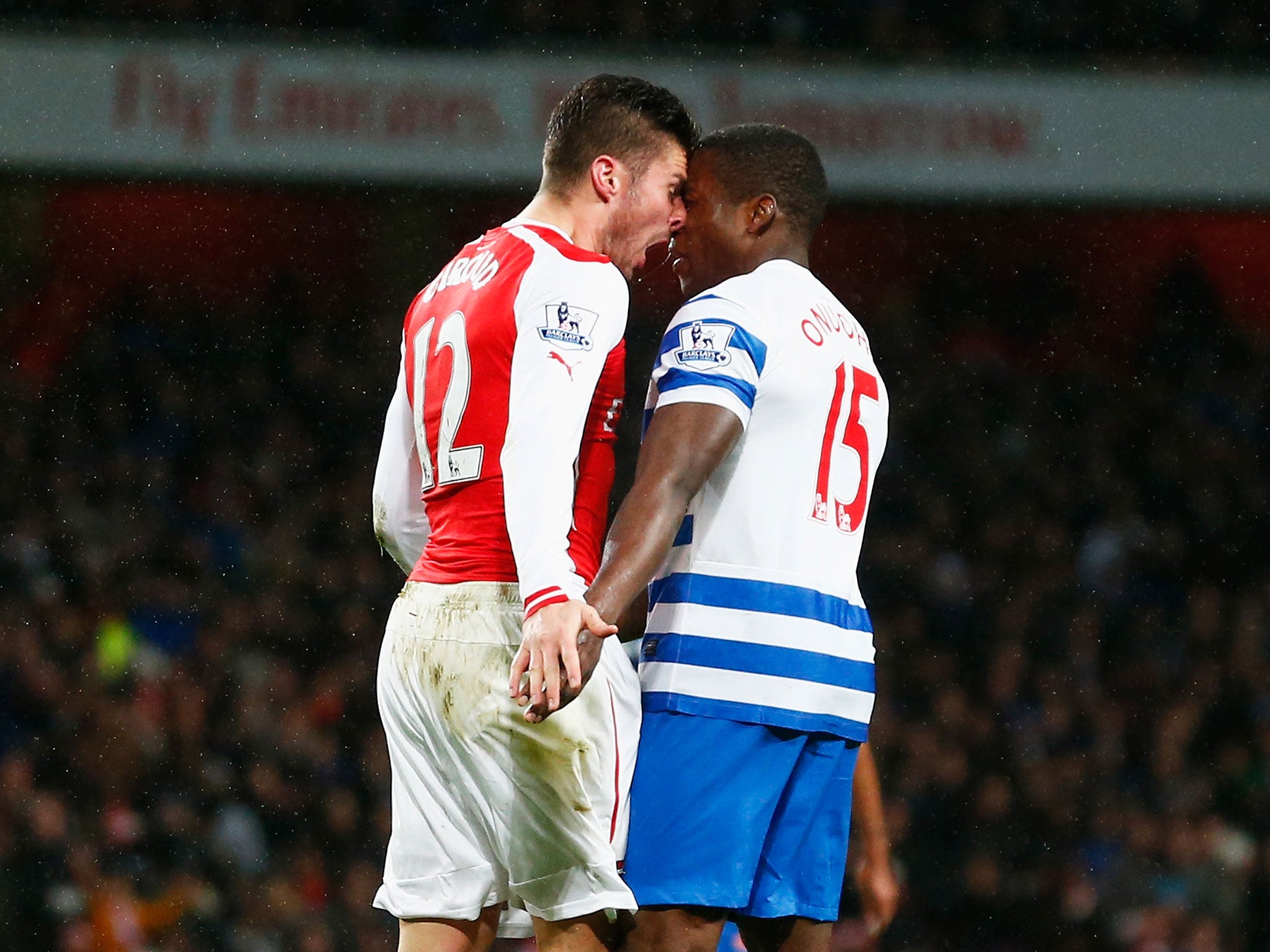 Olivier Giroud head-butts Nedum Onouha