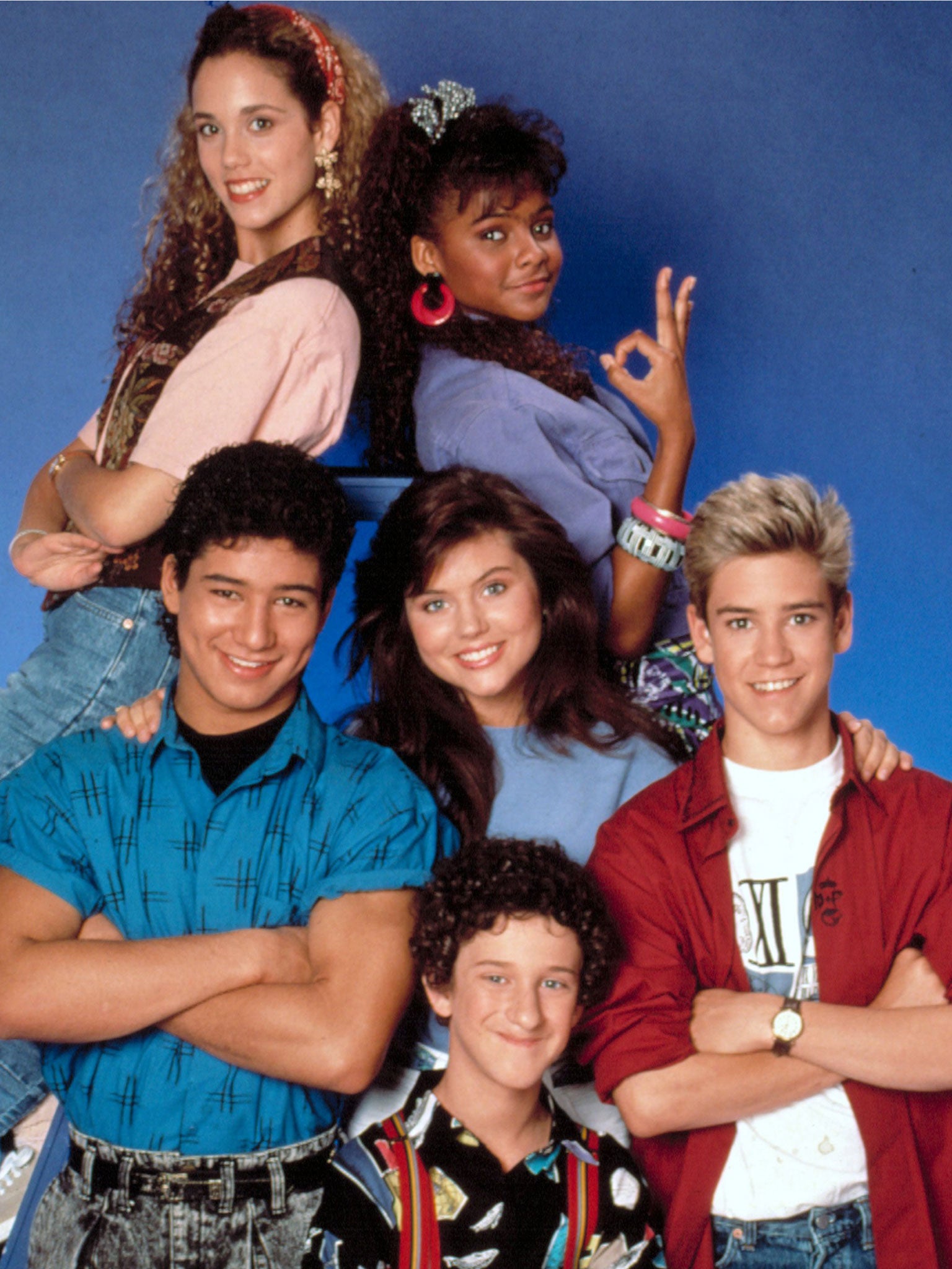 Elizabeth Berkley, Lark Voorhies, Mario Lopez, Tiffani-Amber Thiessen, Dustin Diamond, bottom, and Mark-Paul Gosselaar in ‘Saved By The Bell’