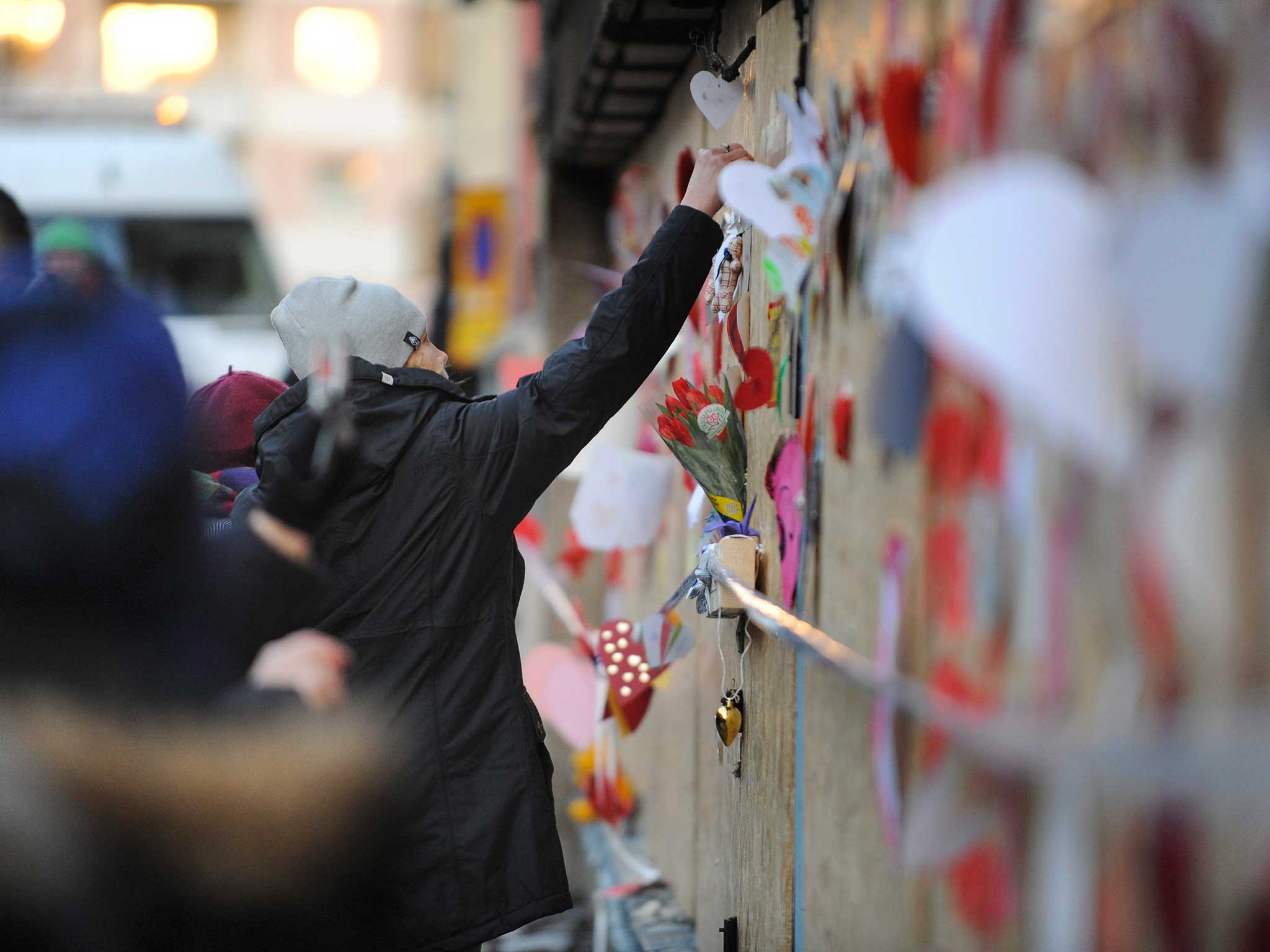 Decorating the wall of the mosque