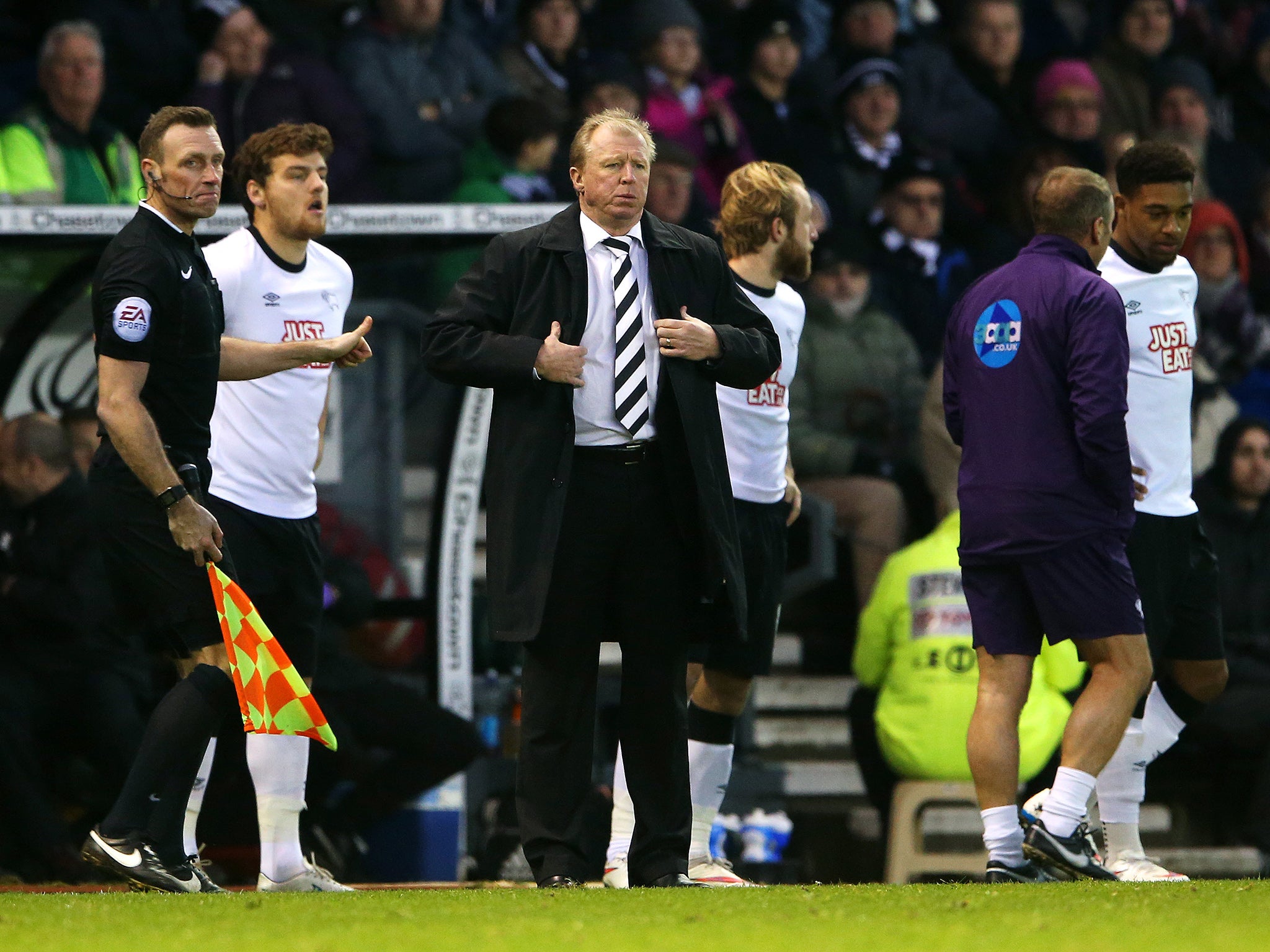 Steve McClaren brings on match-winner Chris Martin as a sub