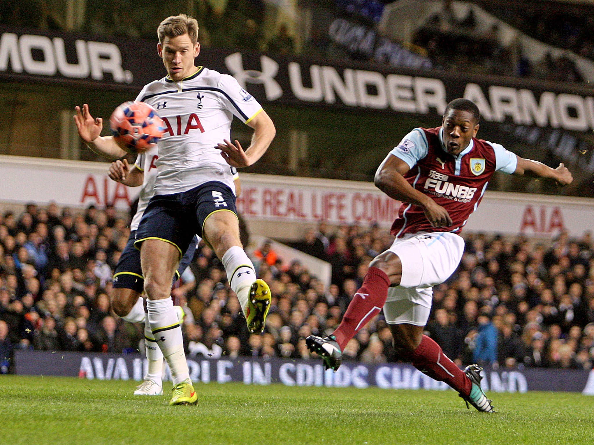 Marvin Sordell opens the scoring for Burnley (Rex)