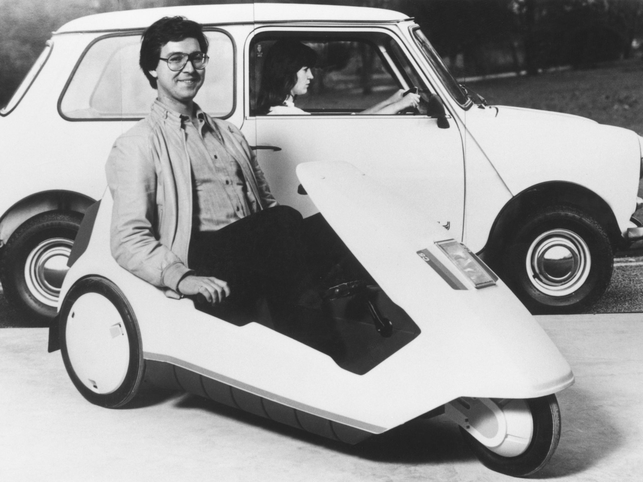 The Sinclair C5, a miniature electric car powered by a battery (Hulton Archive/Getty)