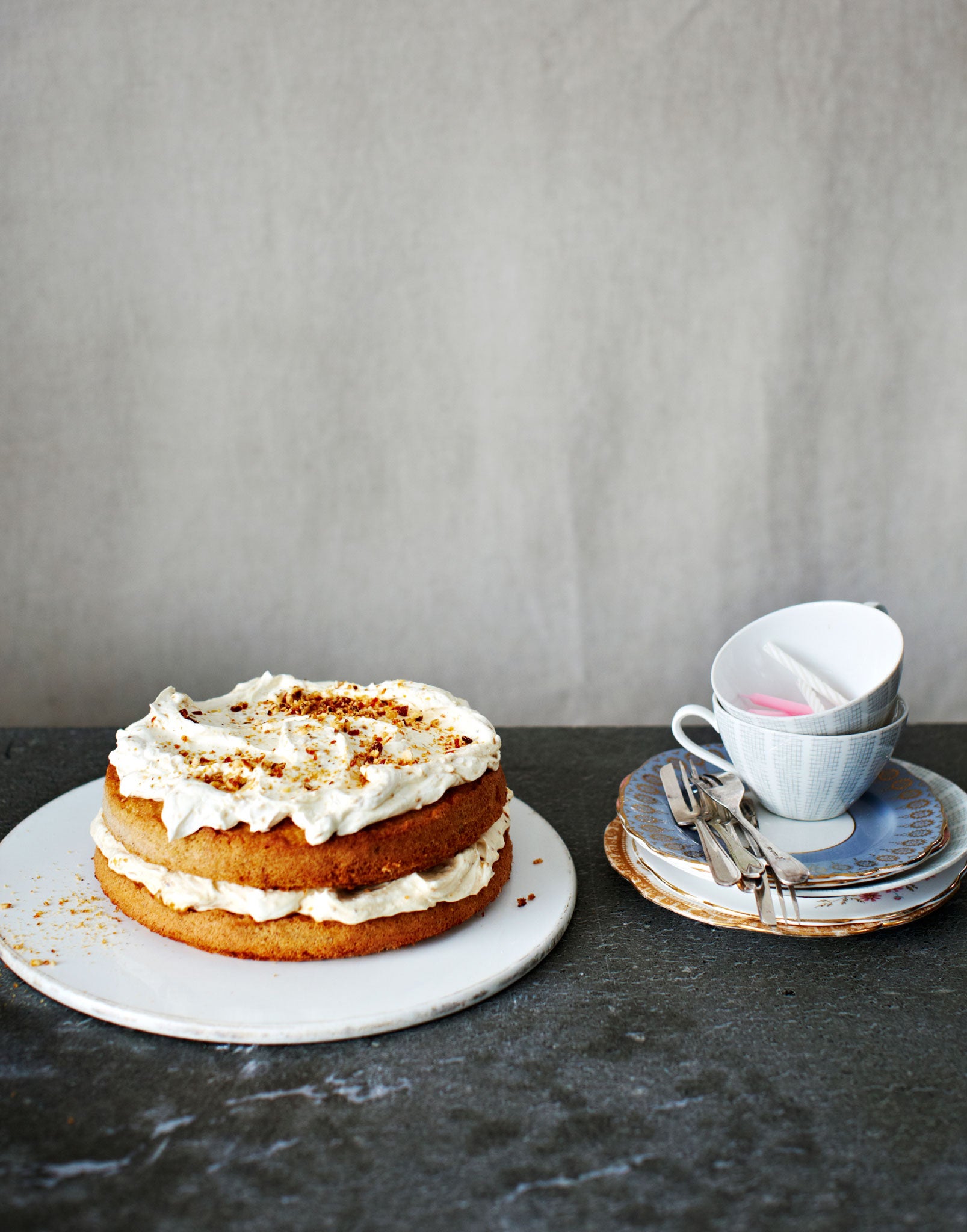 Hazelnut cake with praline mascarpone cream