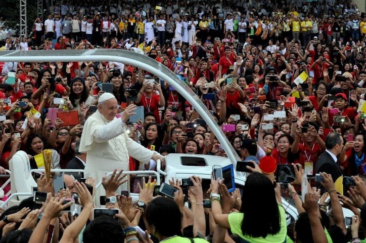 The Pope regularly stopped the car to bless people