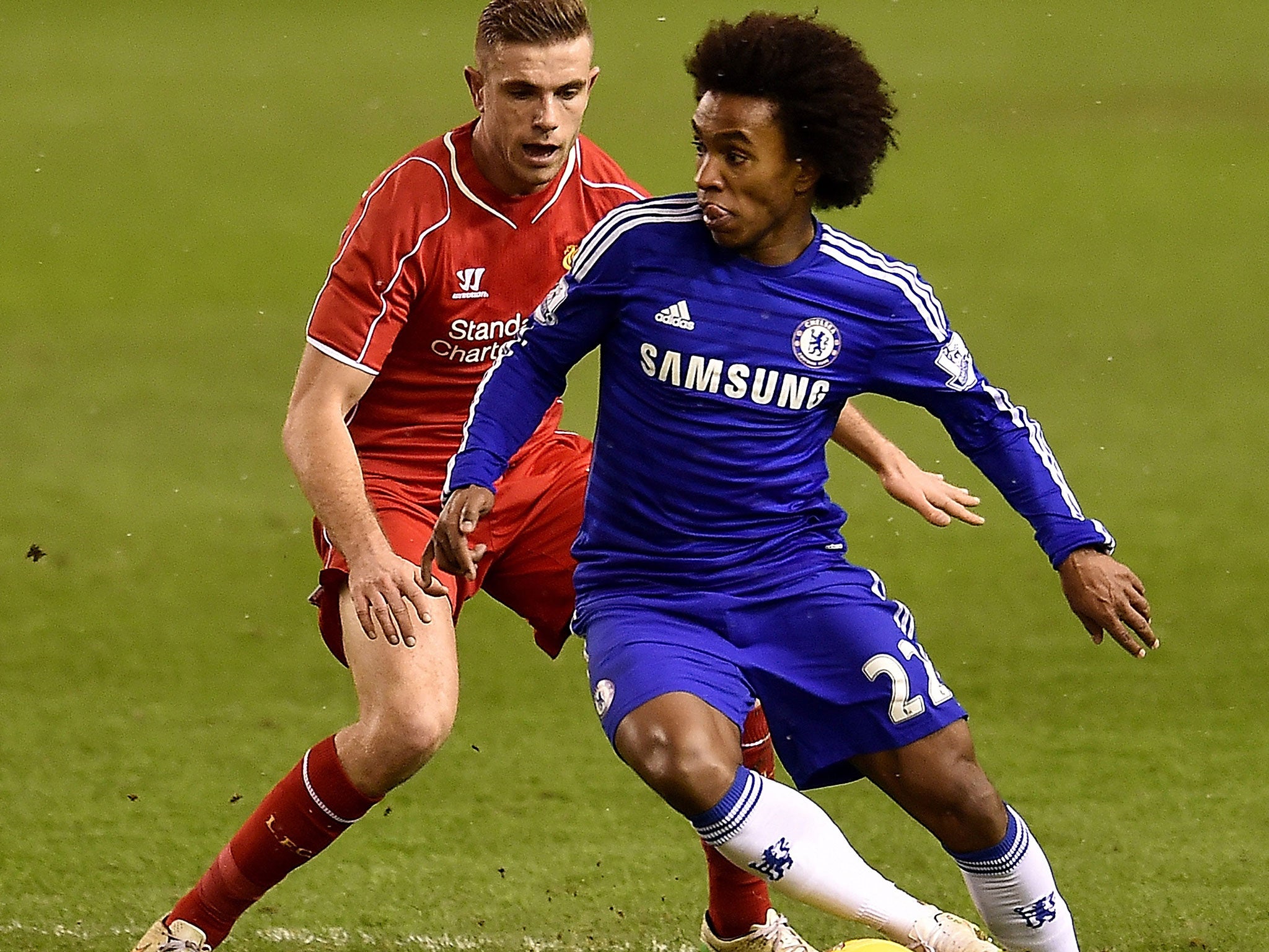 Willian in action for Chelsea against Liverpool