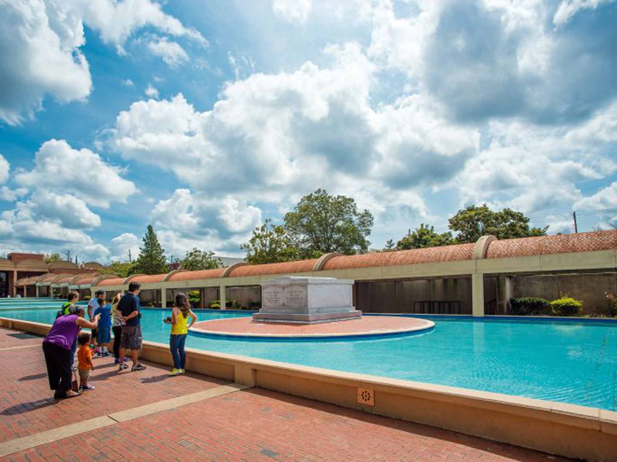 Martin Luther King Jr's tomb