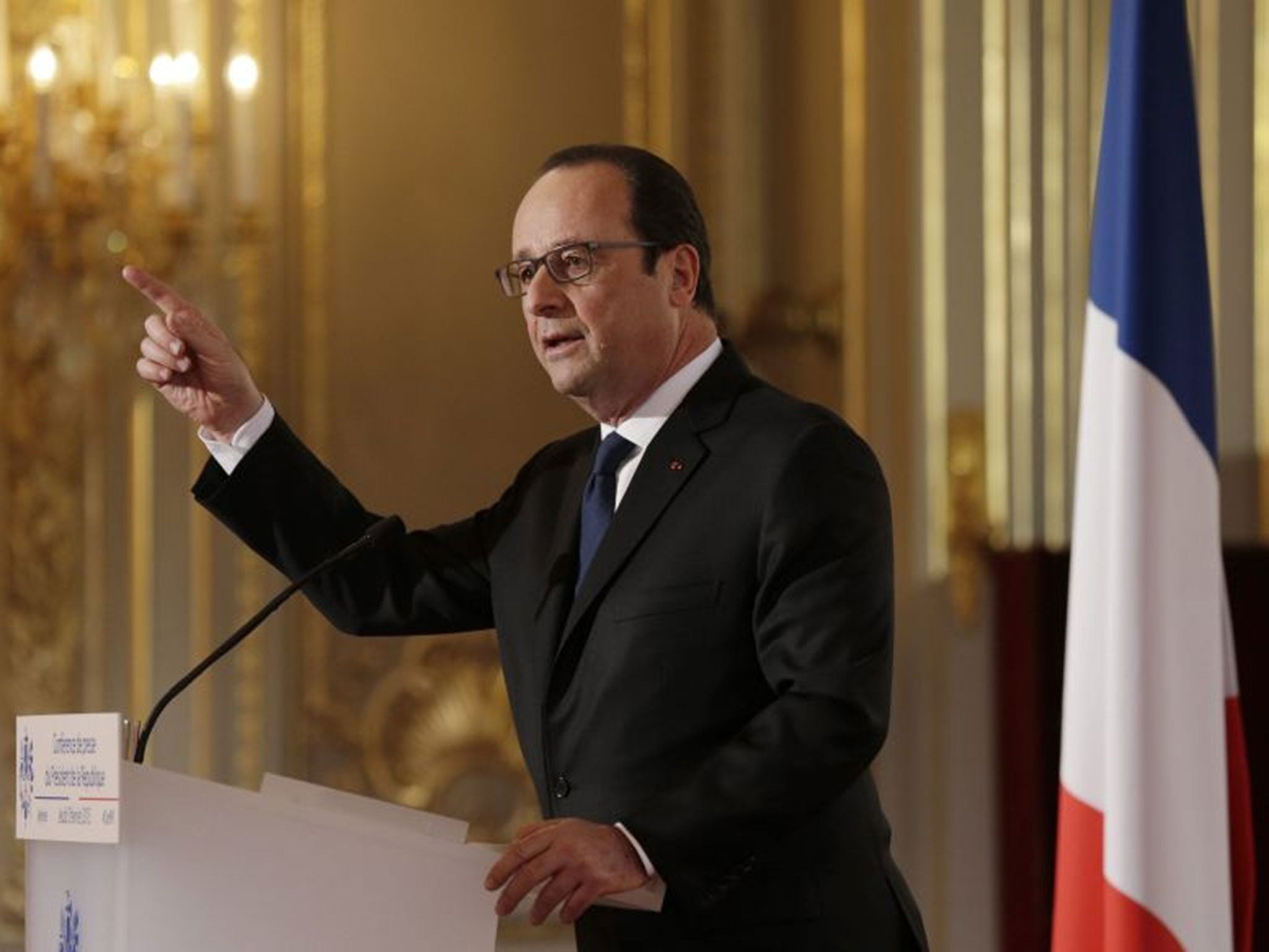 French President Francois Hollande is to propose a peace deal on Ukraine with Germany's Angela Merkel (EPA)