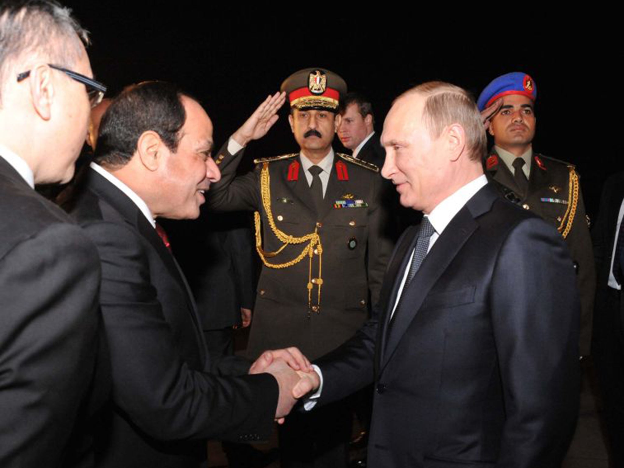 President Sisi welcomes Vladimir Putin to Cairo on Monday night