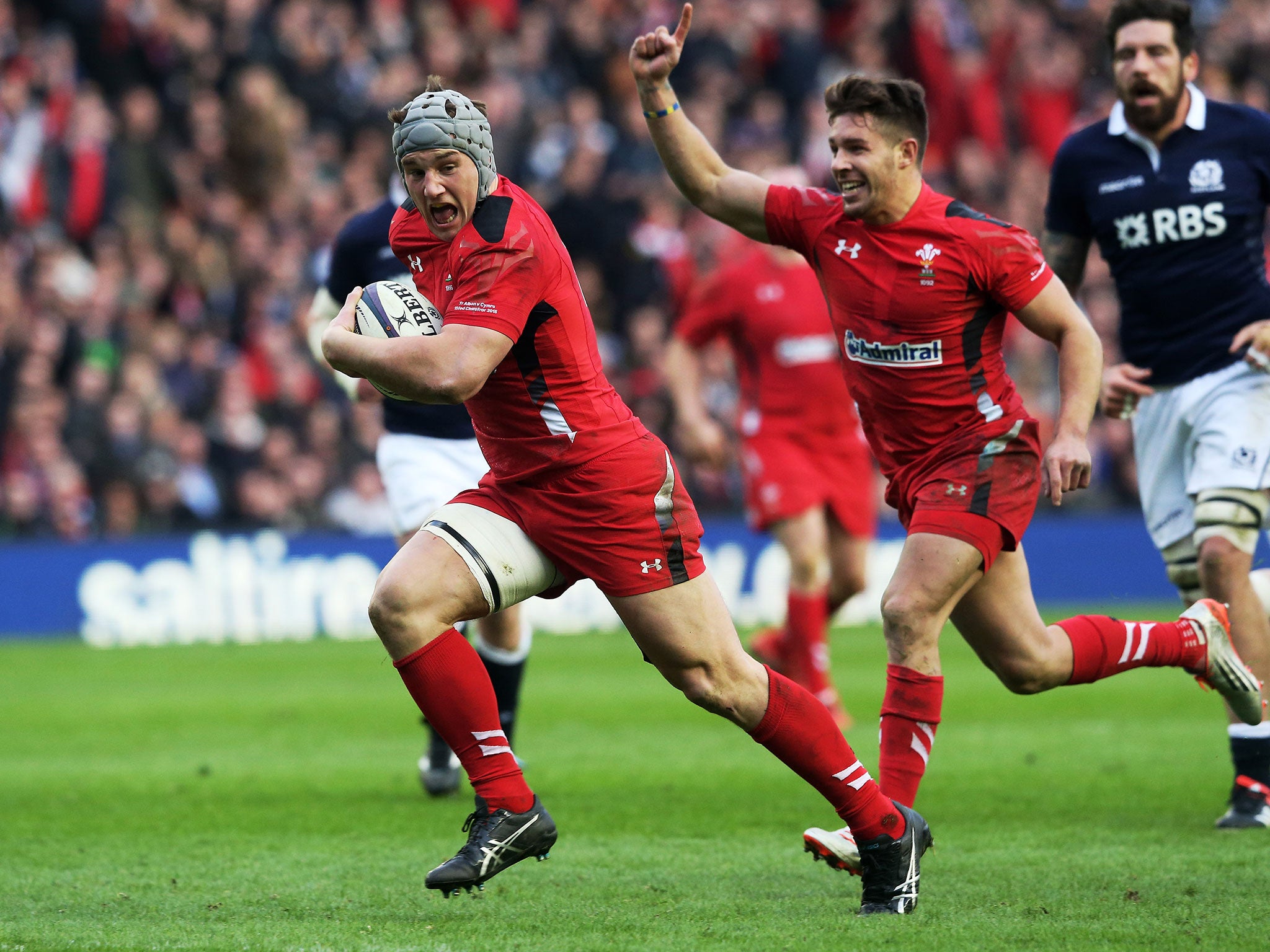 Jonathan Davies scores as Wales edge past Scotland