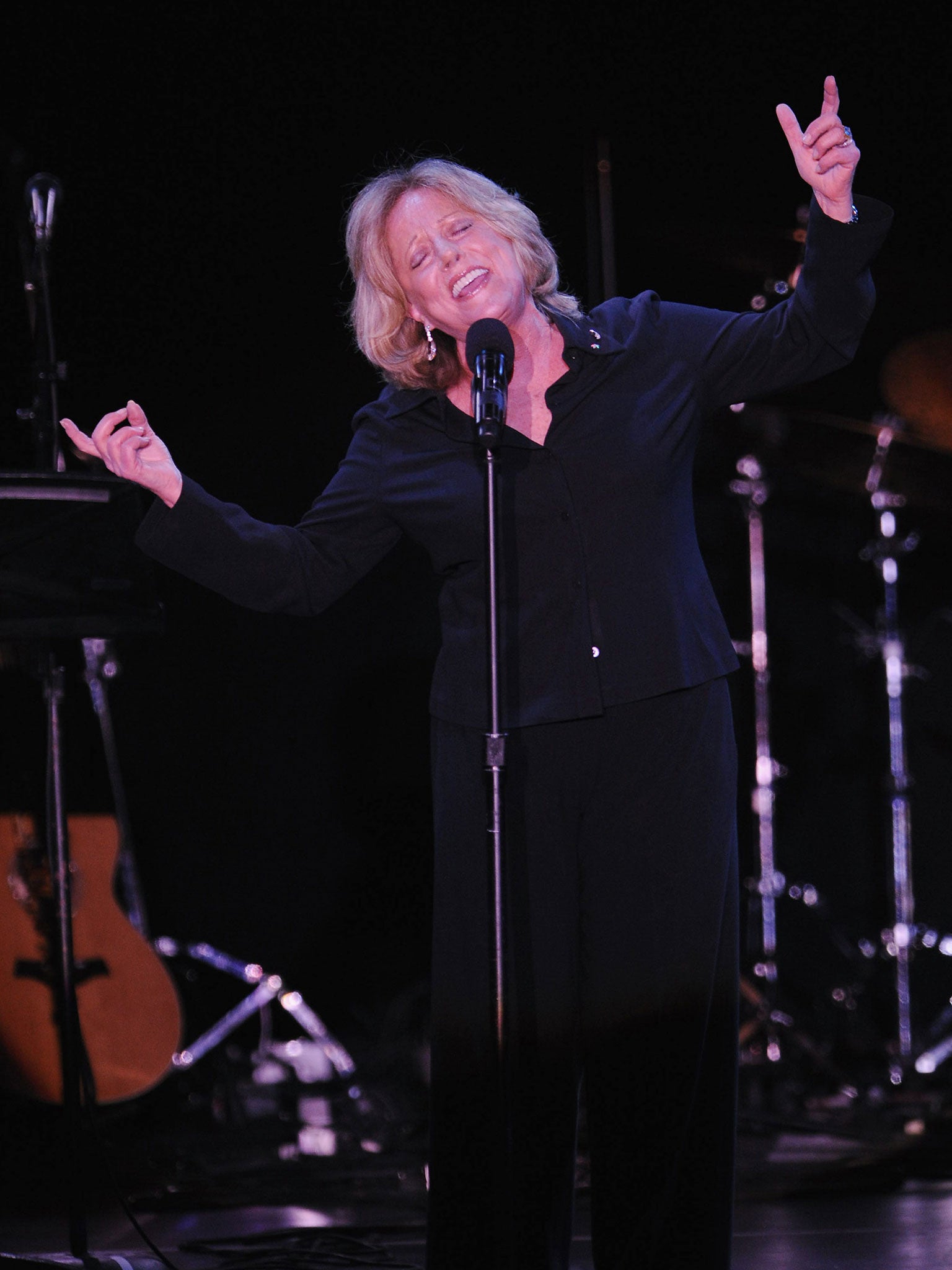 Gore performs at the ASCAP Pied Piper award celebration in honor of Quincy Jones in 2008.