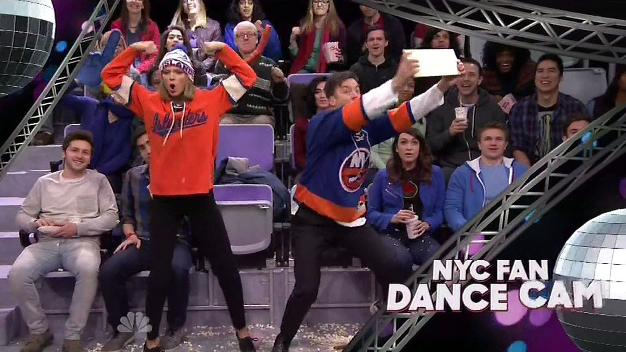 Taylor Swift and Jimmy Fallon perform 'jumbotron dancing' skit