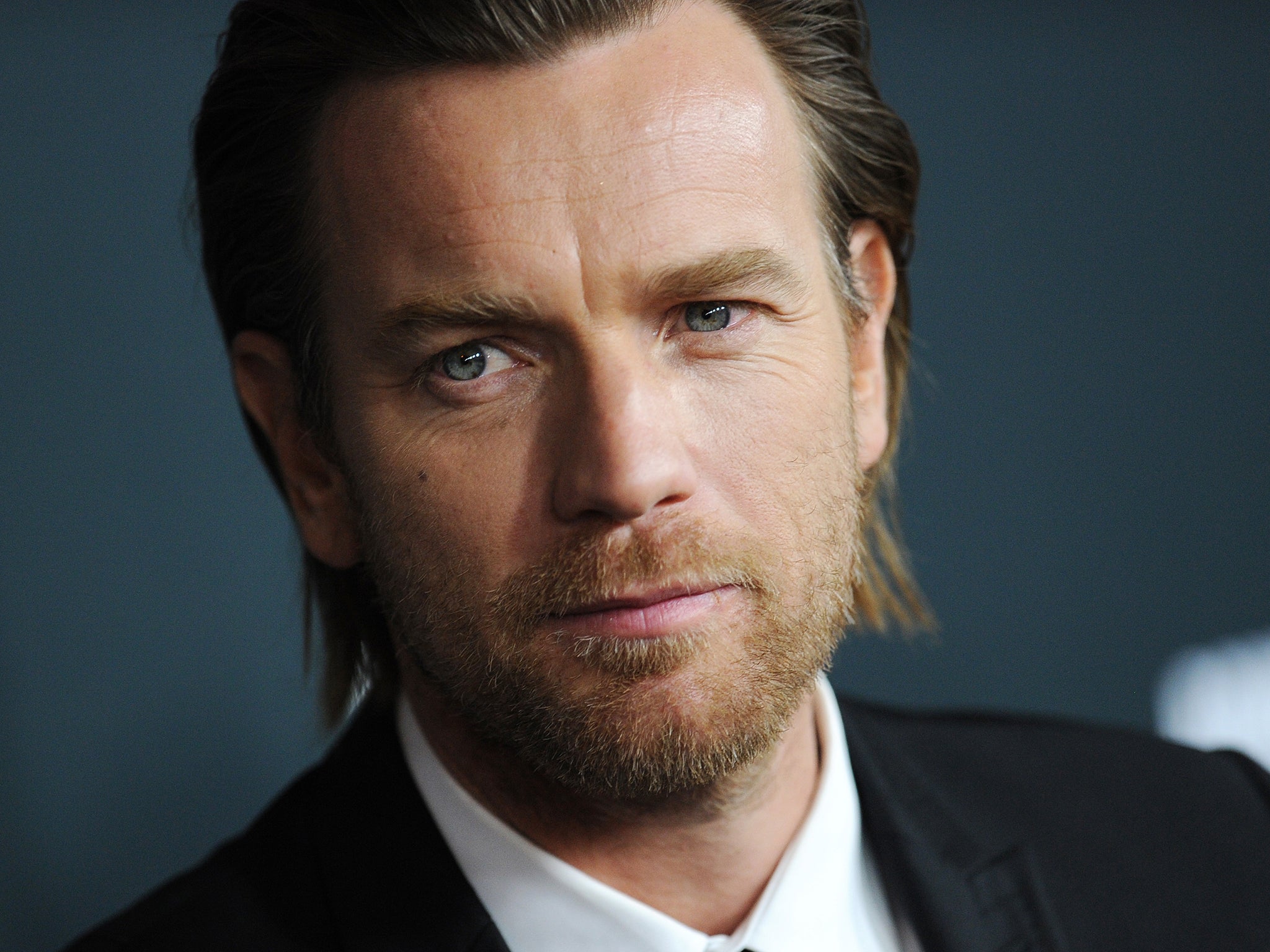 Ewan McGregor plans to make his directorial debut with an adaptation of Philip Roth's masterwork American Pastoral