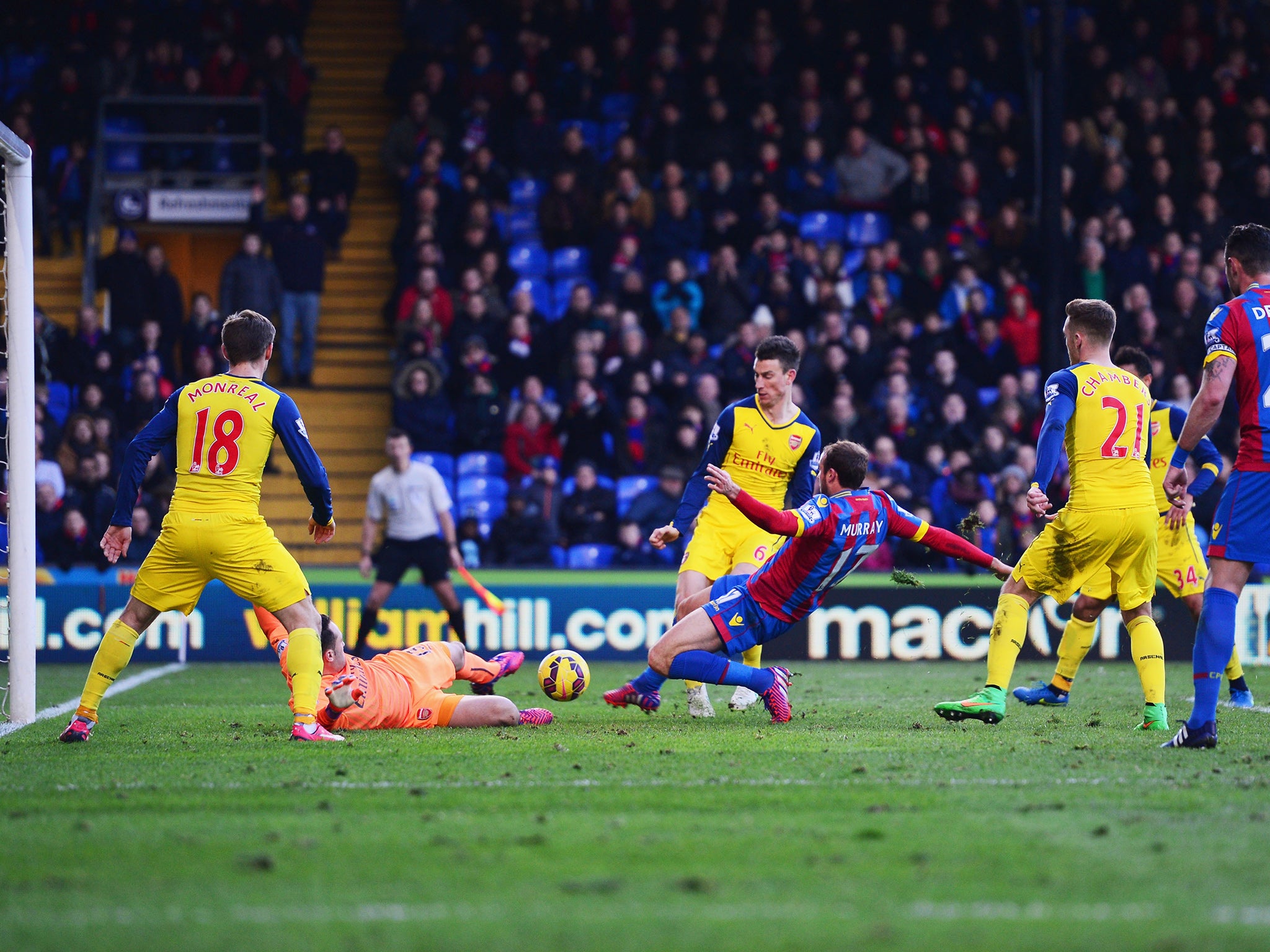 Glenn Murray scored a late goal, then hit the post, as Palace almost fought back