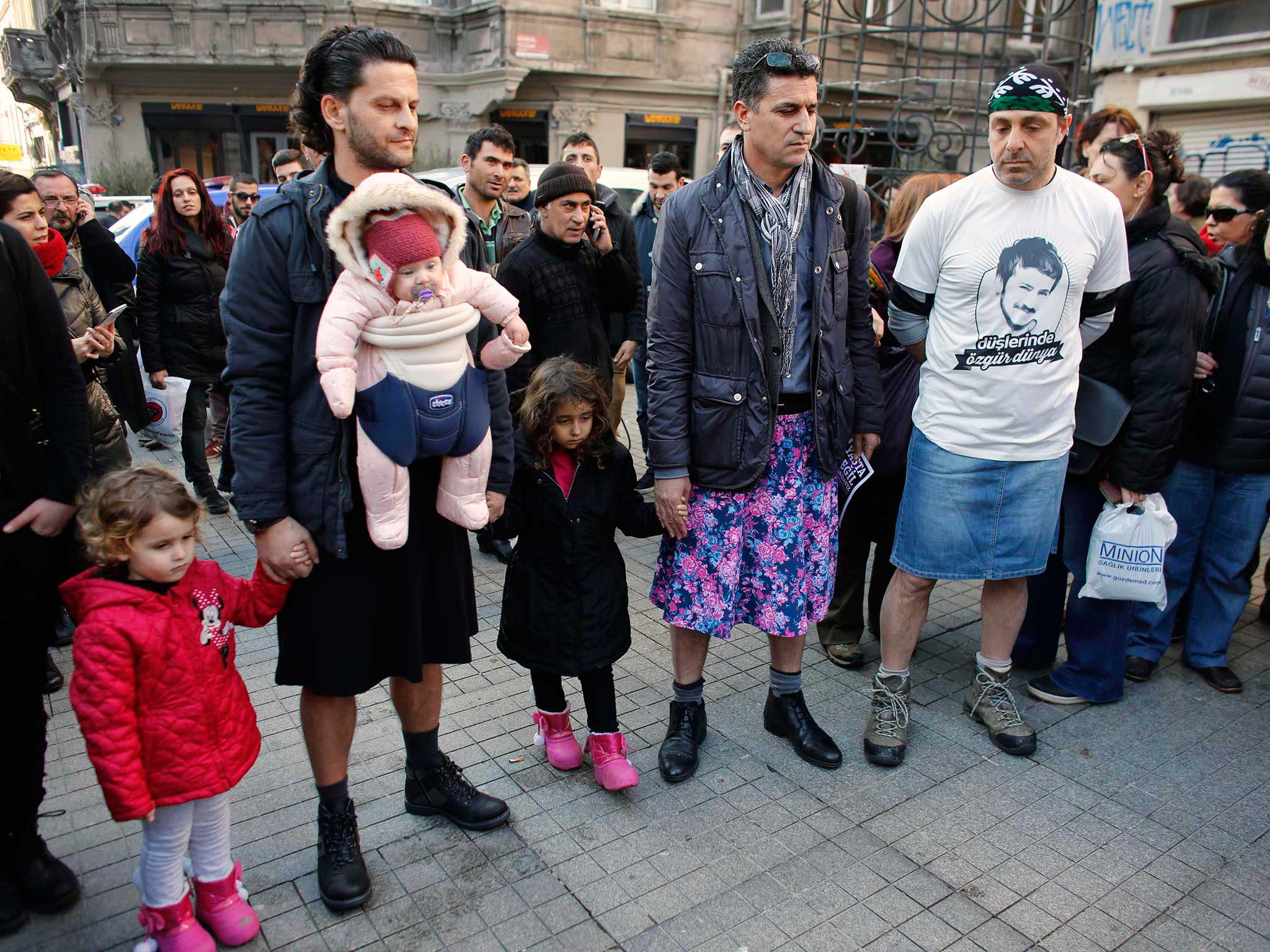 Men protesting in Istanbul after Ozgecan Aslan's death