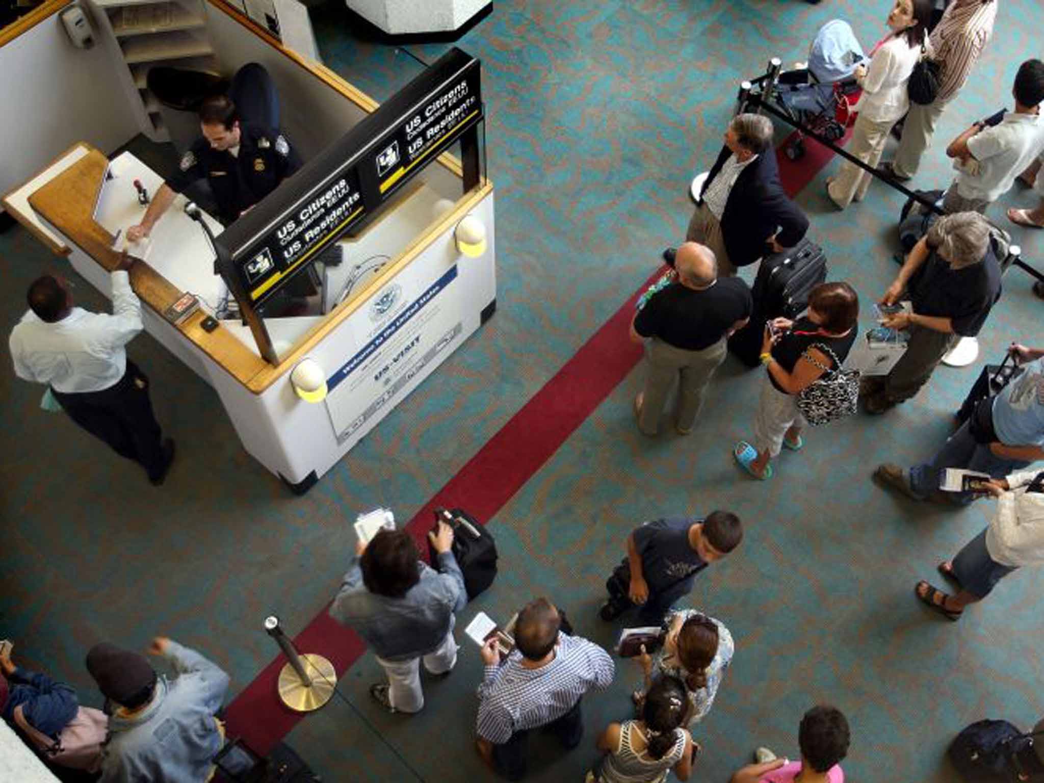 Border lines: queues at Miami