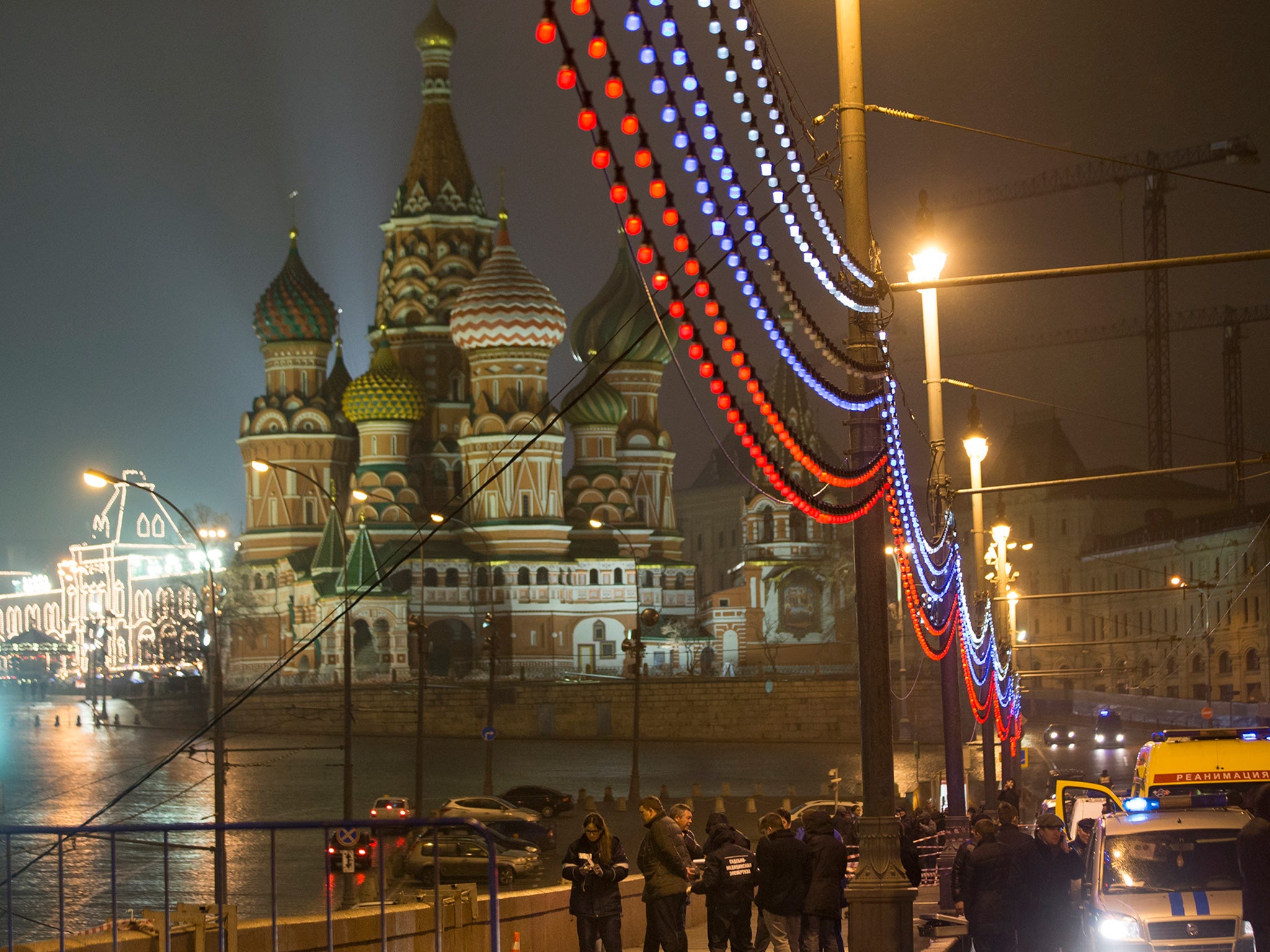 Russian police investigate the the body of Boris Nemtsov, a former Russian deputy prime minister and opposition leader